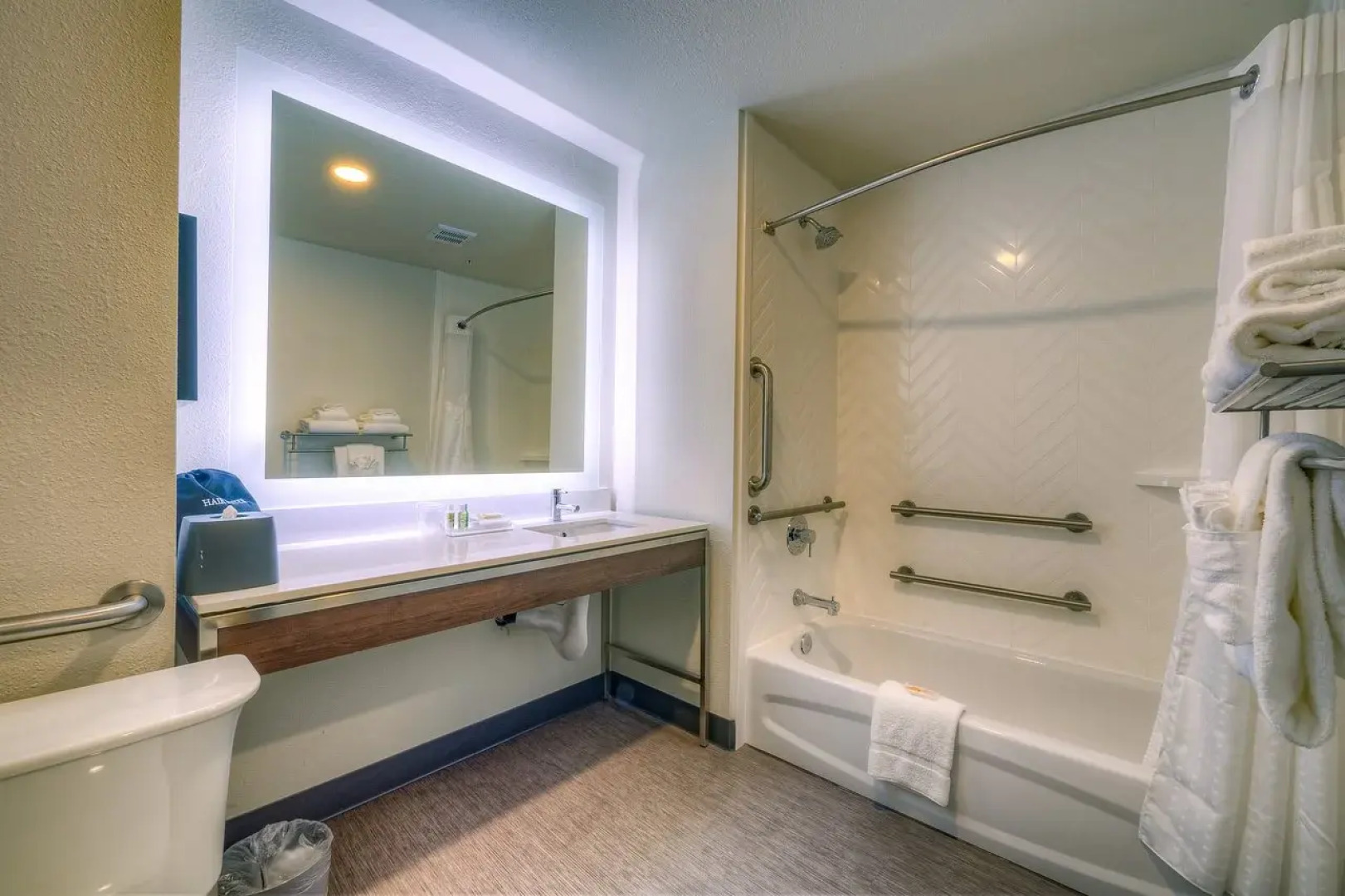 Holiday Inn Tacoma Mall by IHG