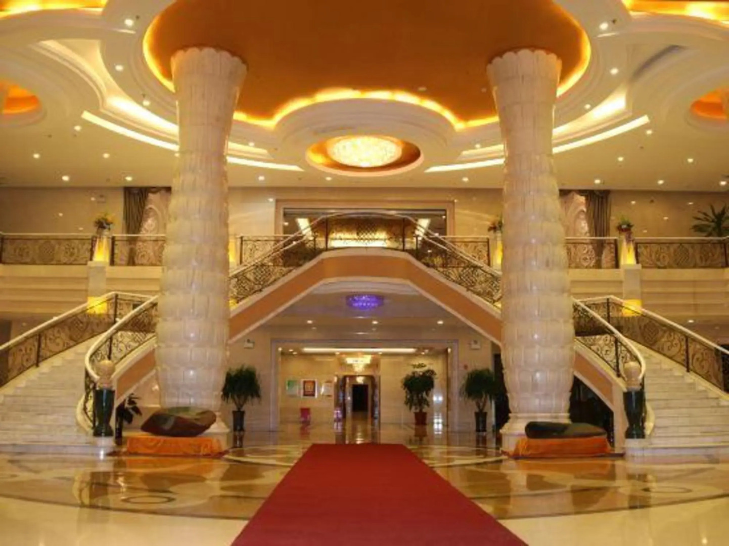 Qitai yunchuang Garden Hotel