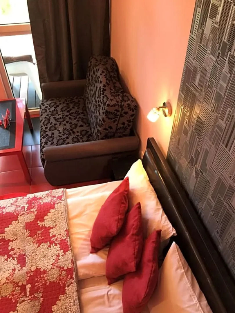 VIP Red Love house for 2