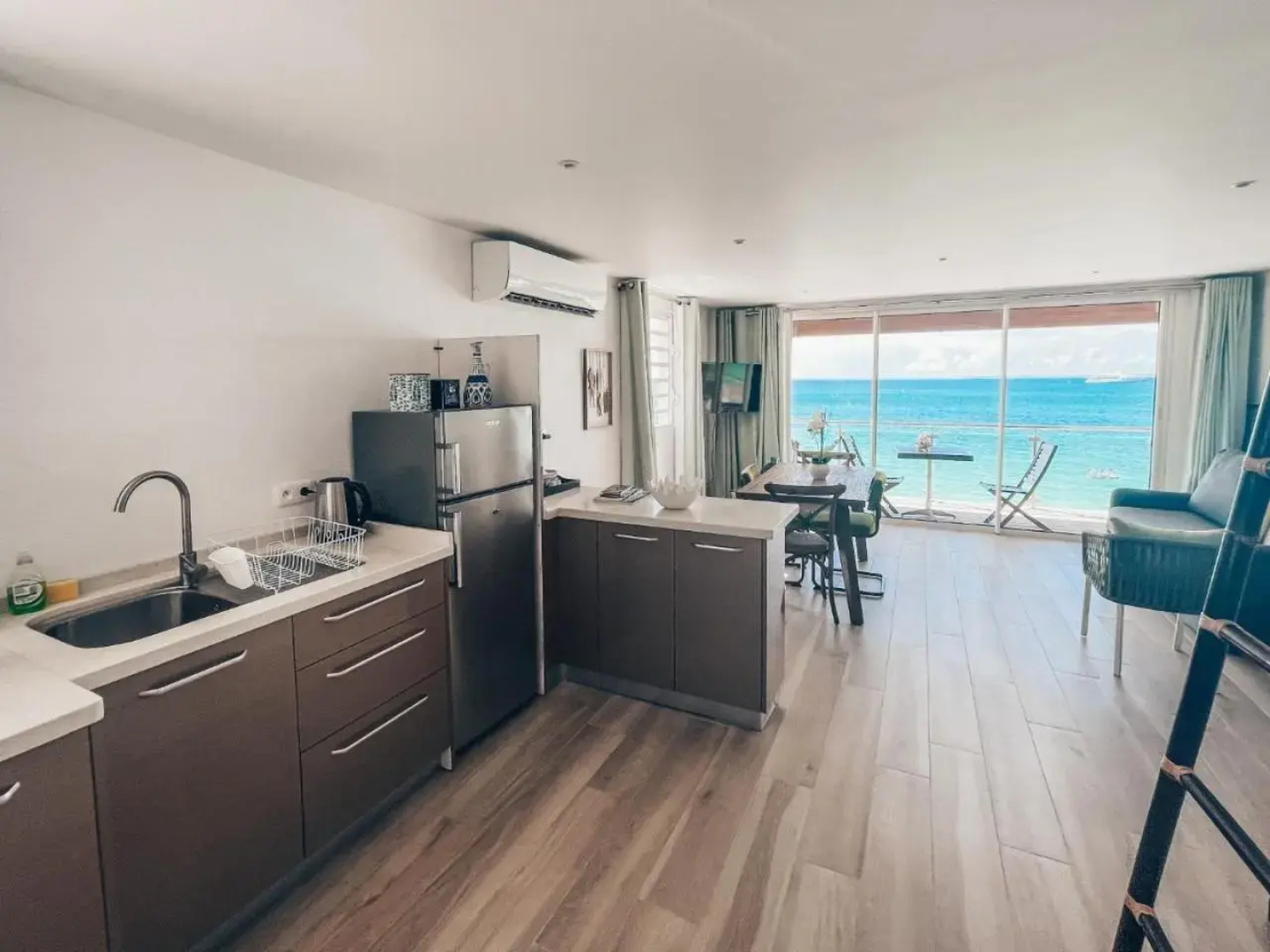 PARADISE VIEW 1 bed-room water front studio at Grand Case