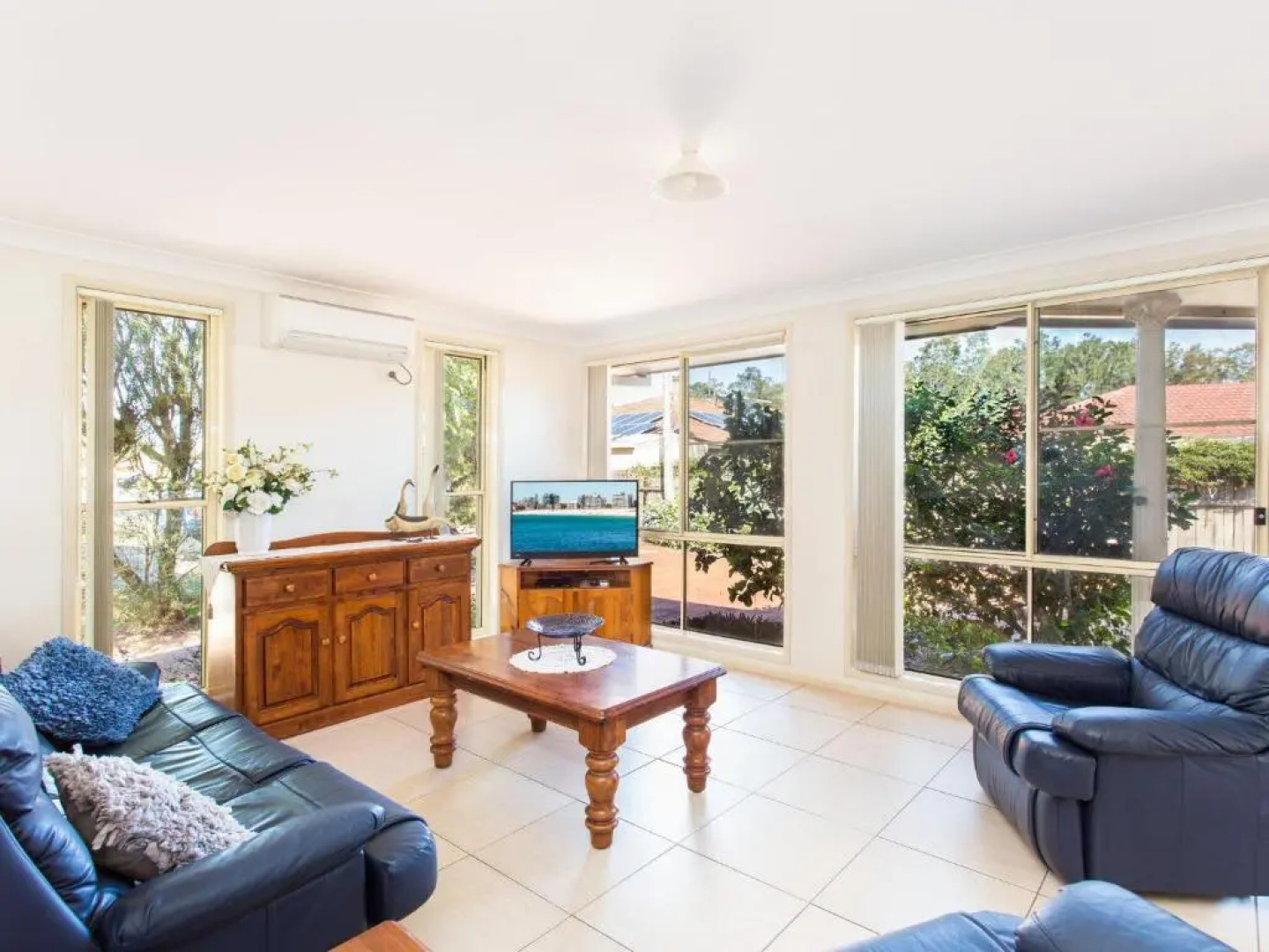 1/4 Huntly Close