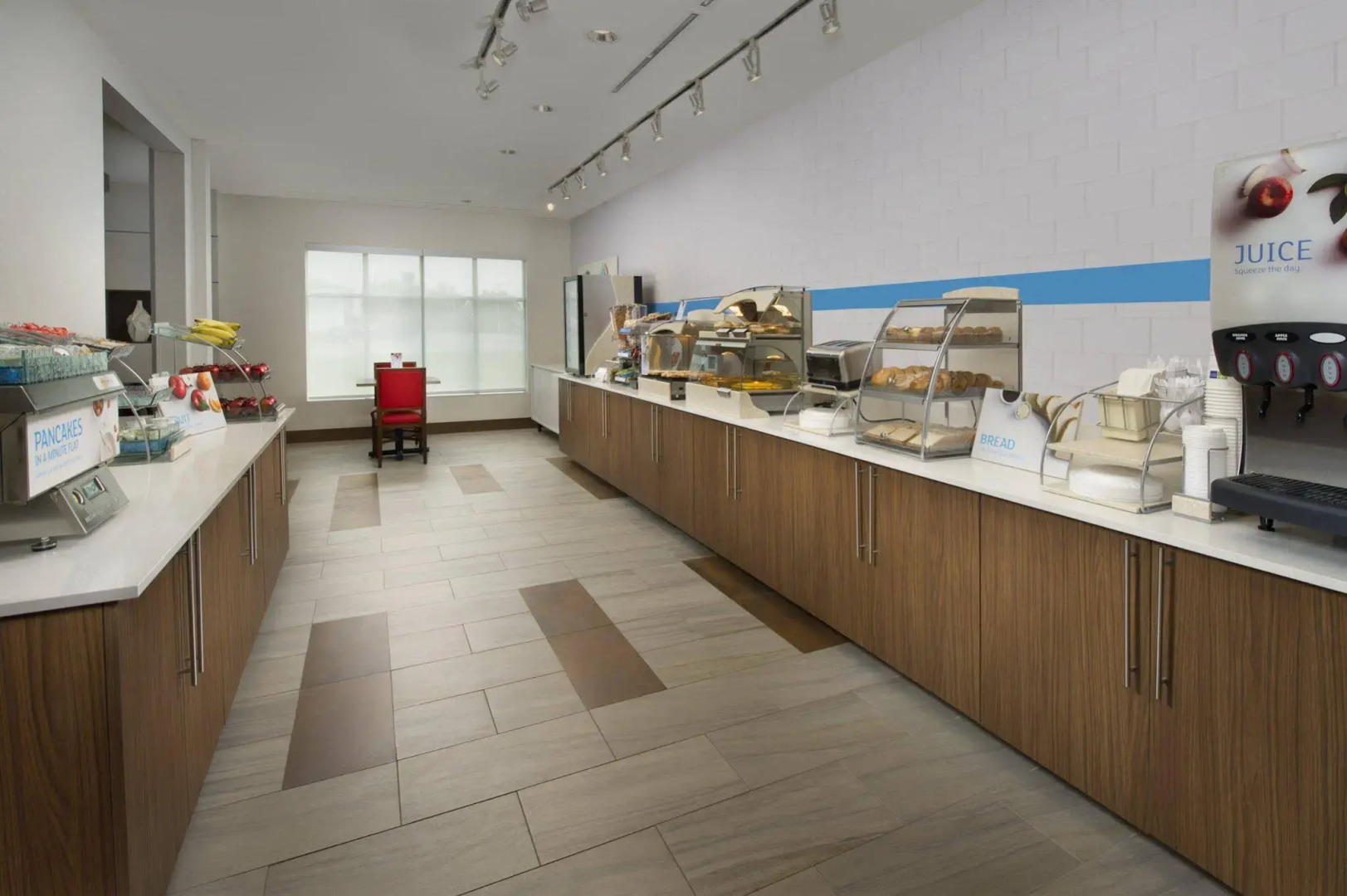 Holiday Inn Express & Suites Bay City by IHG