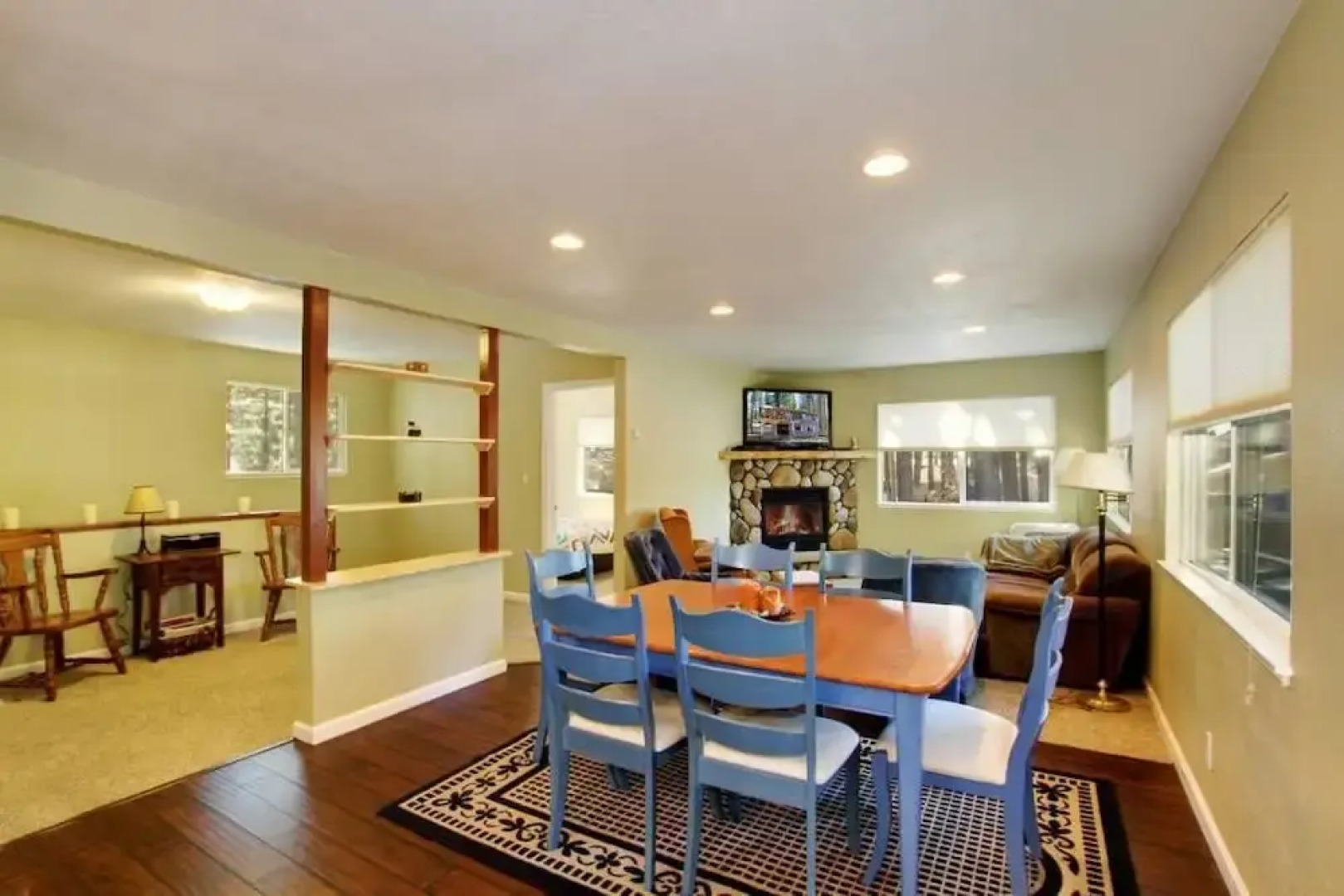 Ormsby House 1489O 4 Bedroom Home by RedAwning