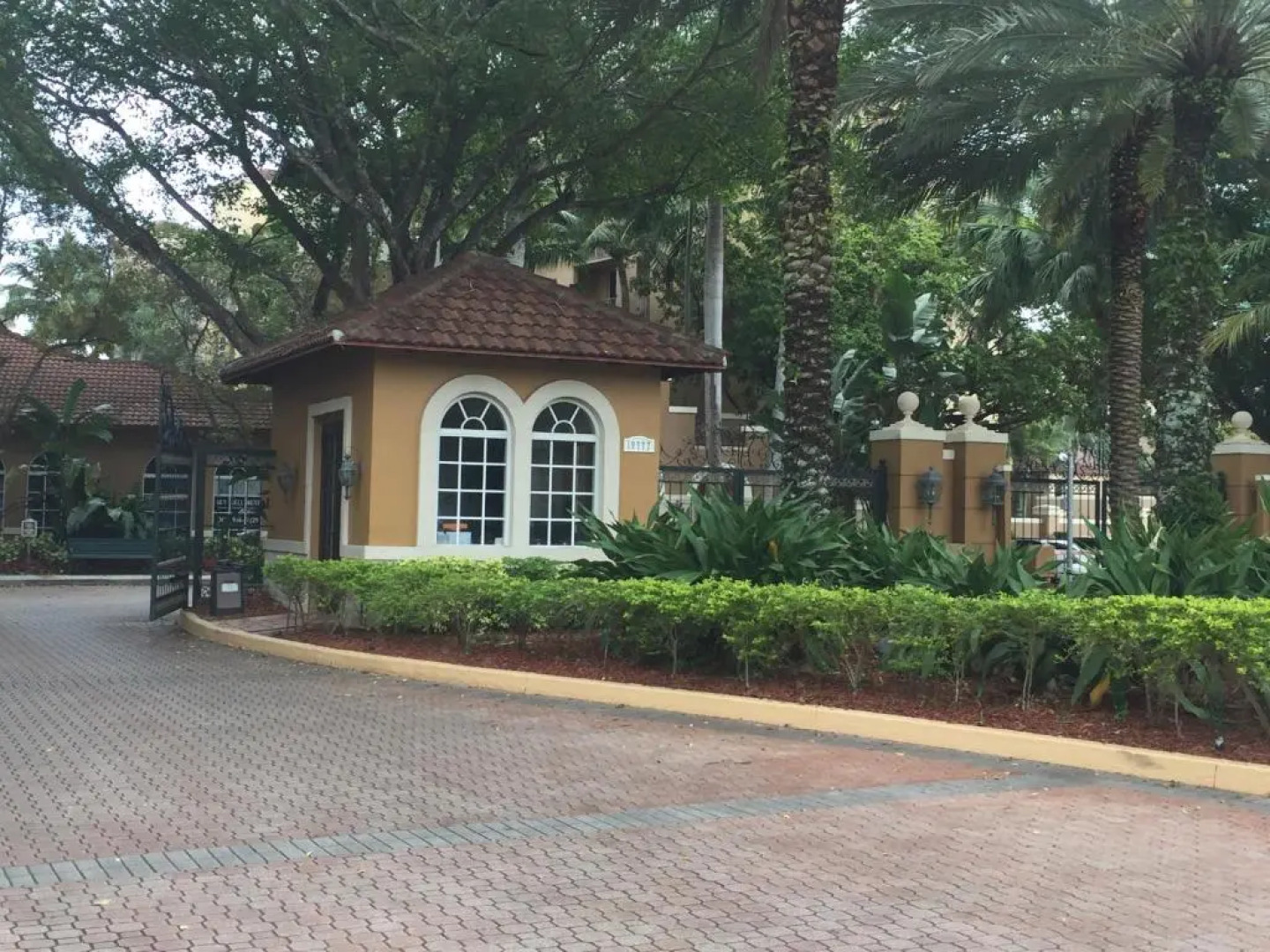 Three-Bedroom Apartment at The Yacht Club Aventura