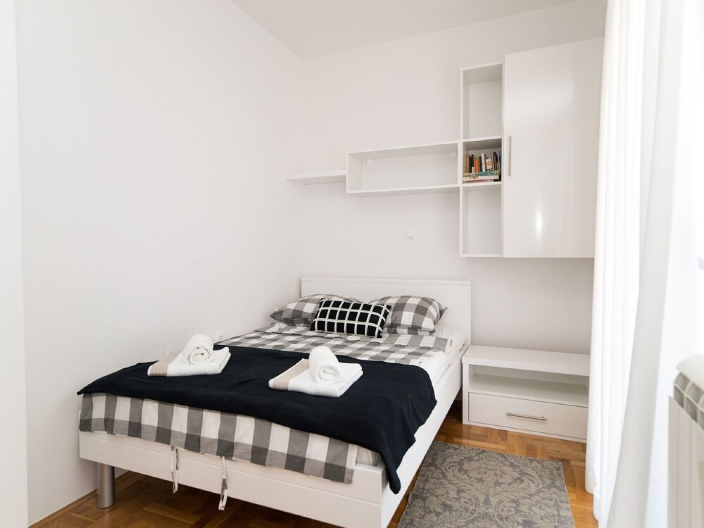 Modern Villa With Pool and Hot Tub, Near the Sea