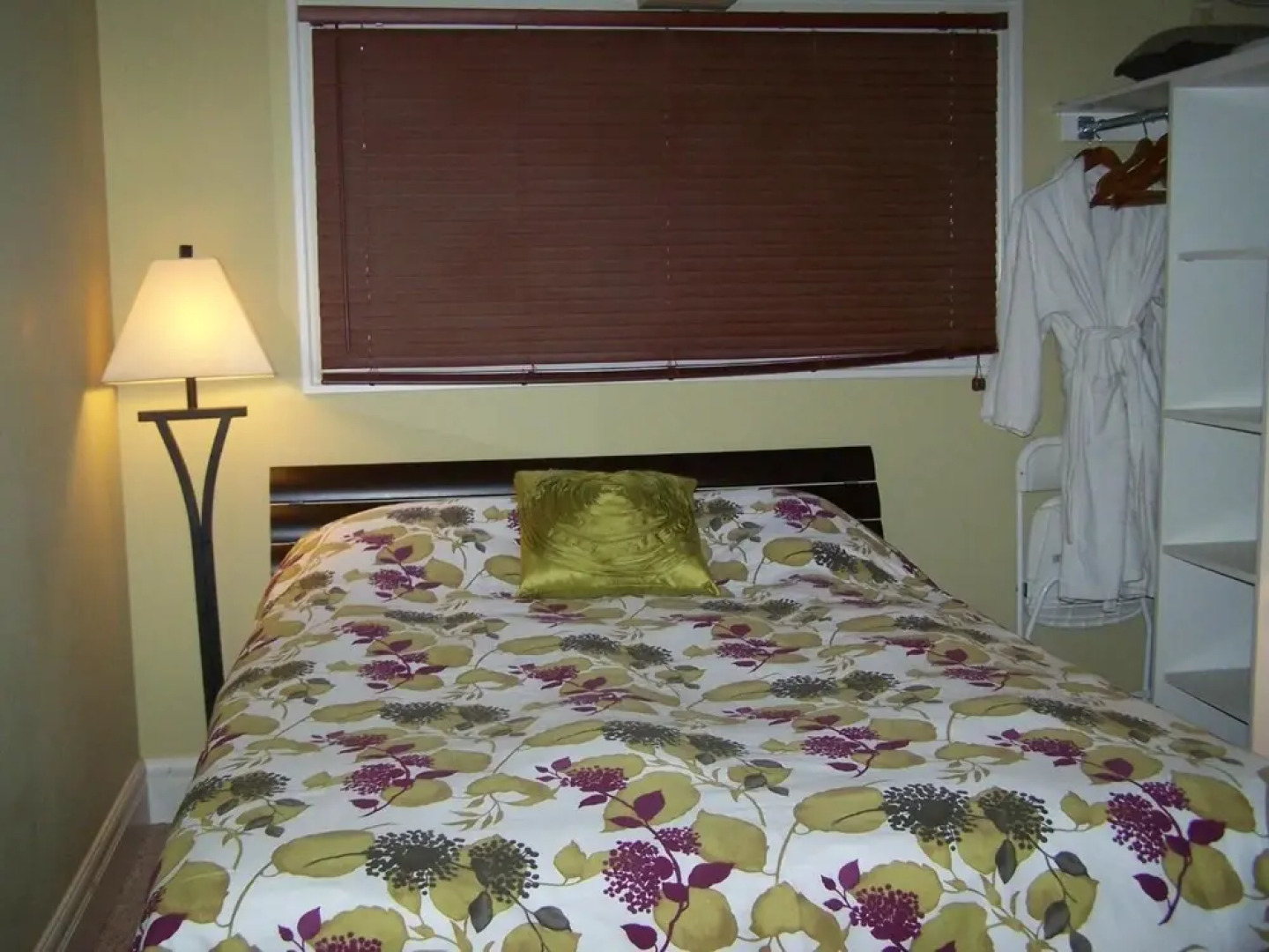 Auberge Kicking Horse Guest House