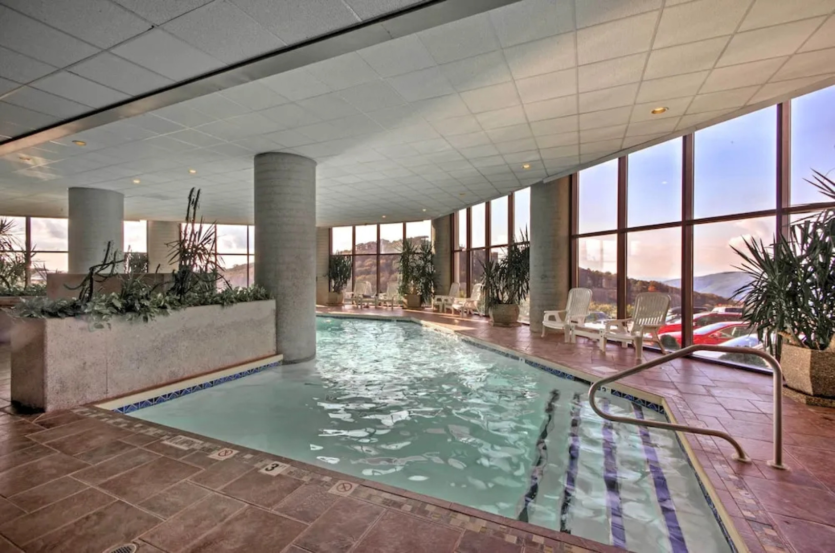 3 Mi to Skiing: Mtn-view Condo in Sugar Top Resort