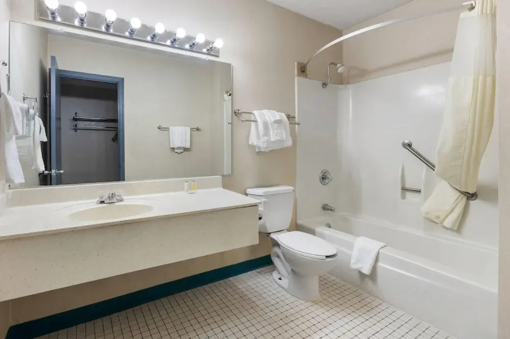 Days Inn Madisonville