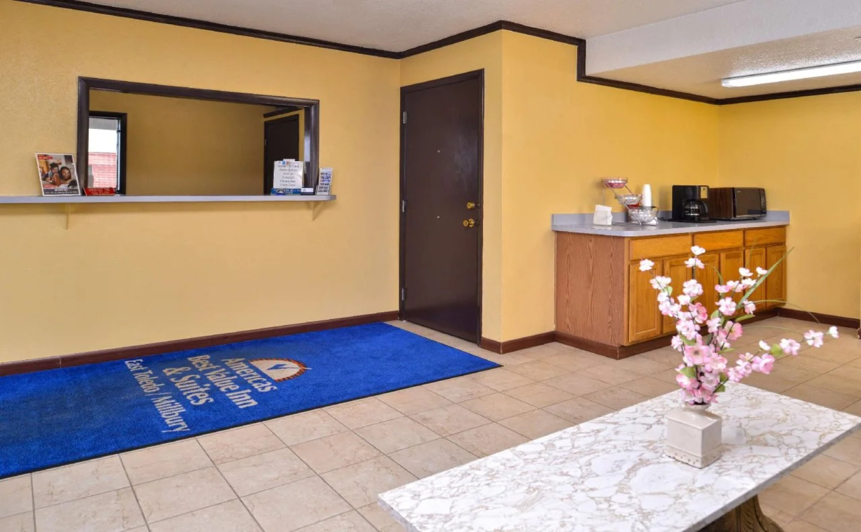Americas Best Value Inn & Suites - East Toledo/Millbury