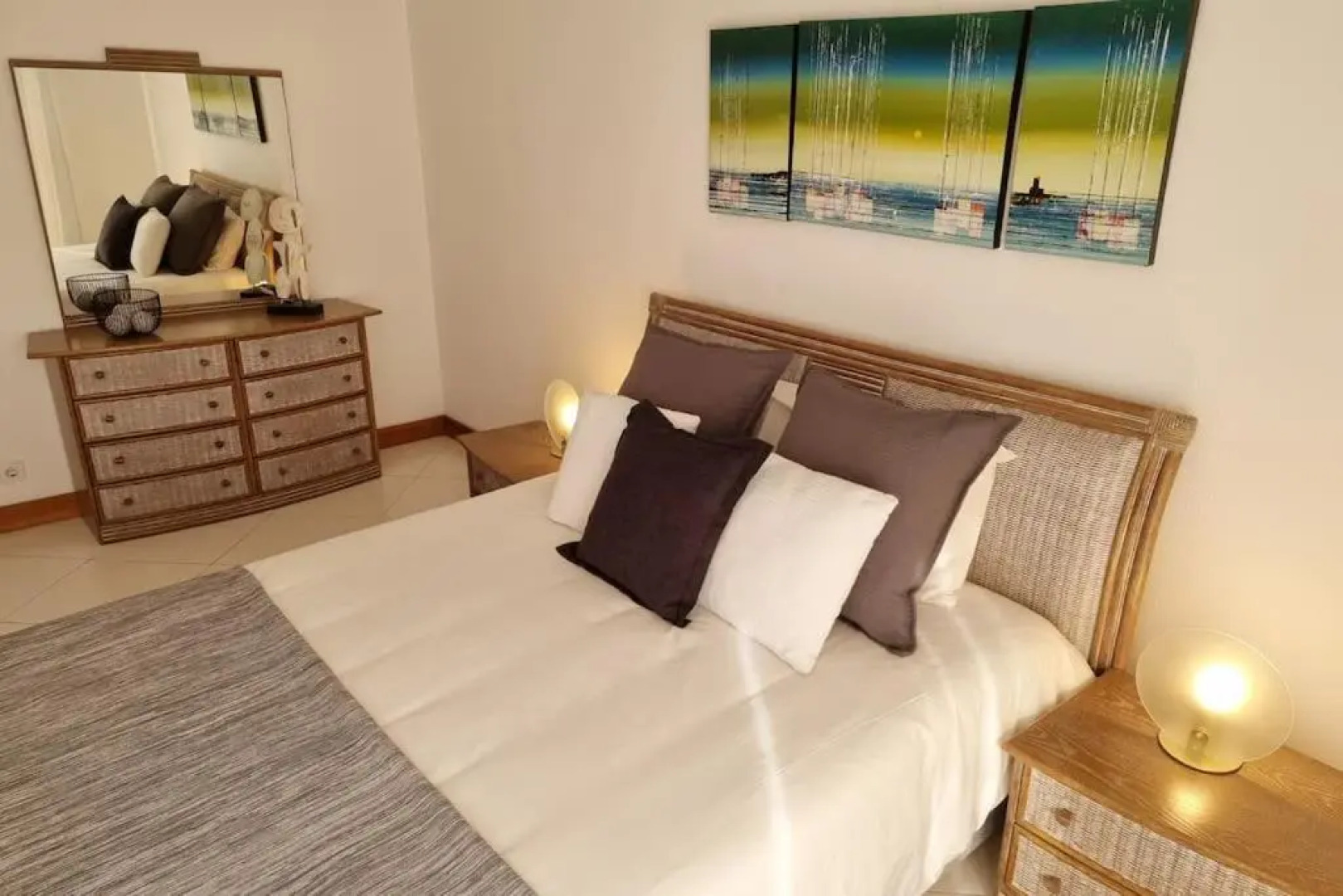 Tivoli Apt8 with Pool&Garage