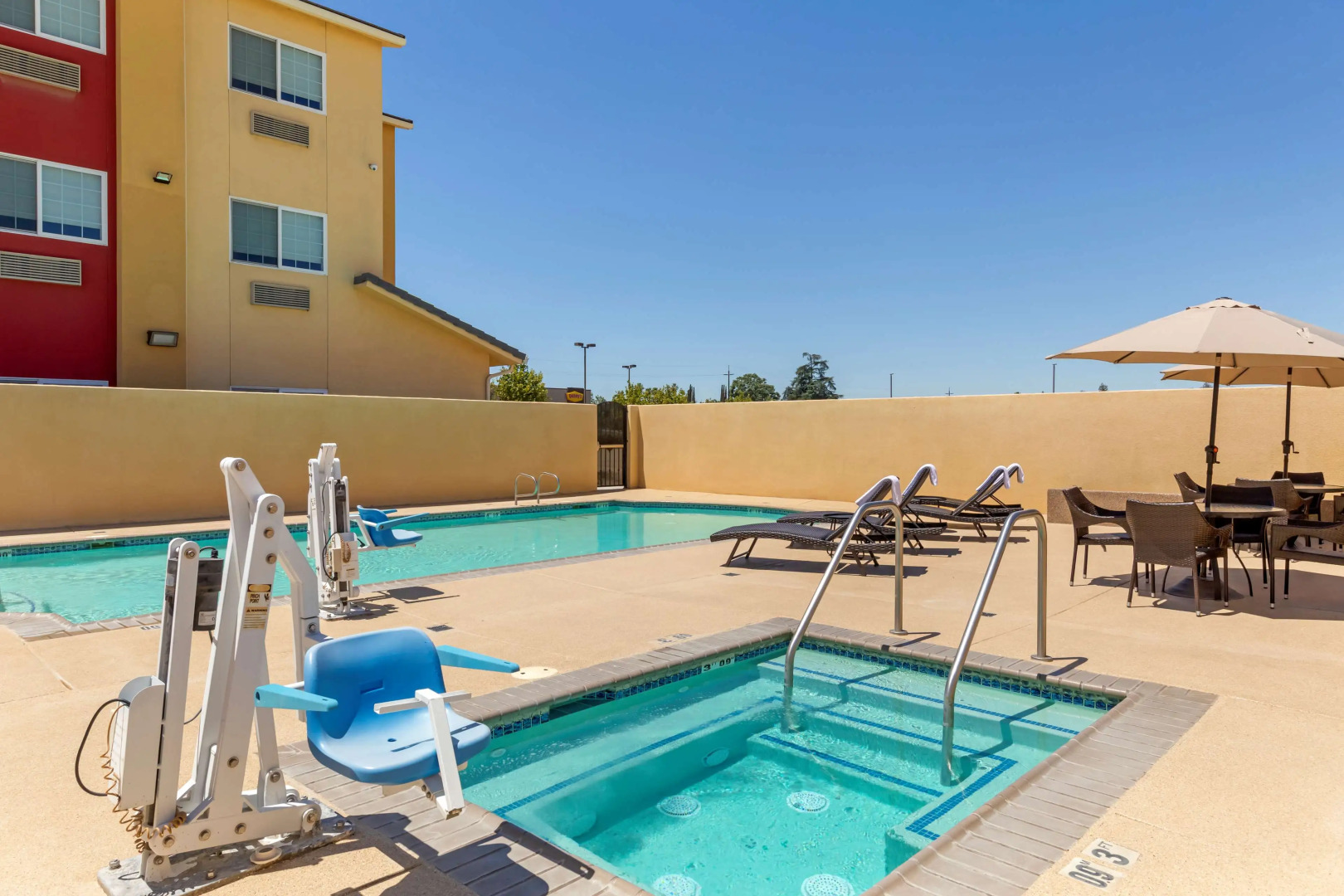 Best Western Plus Wasco Inn & Suites