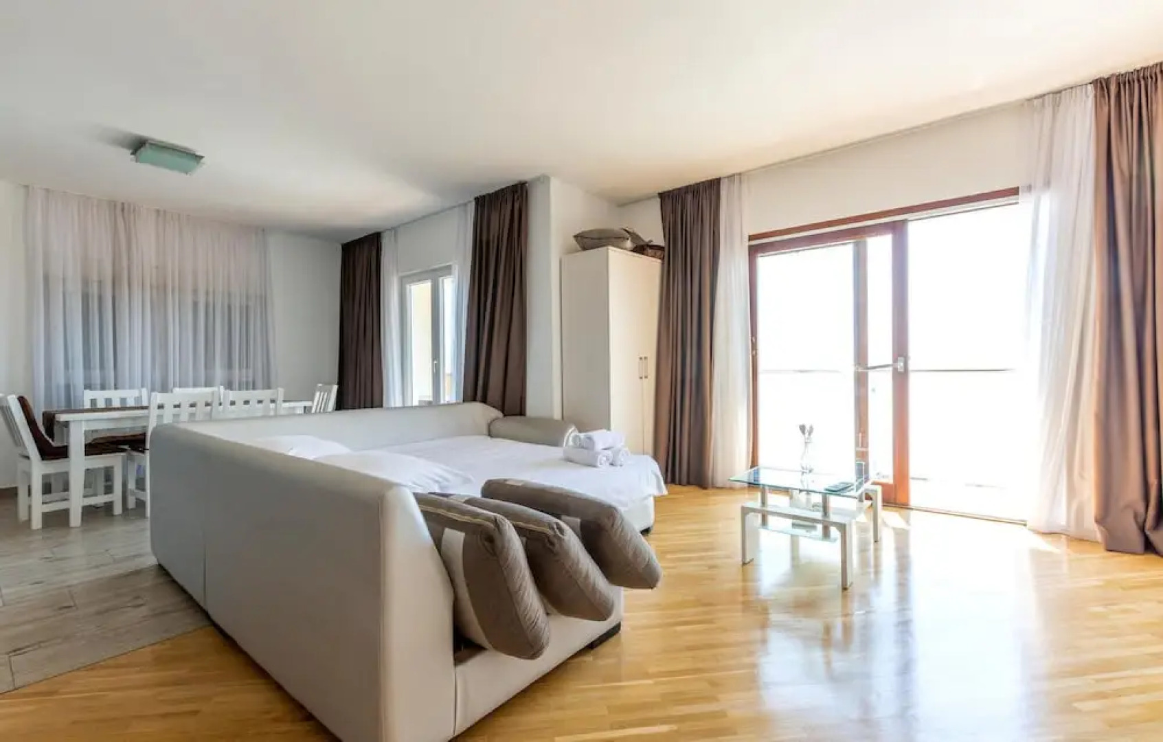 Amazing Home in Mravince With Sauna, Wifi and 9 Bedrooms