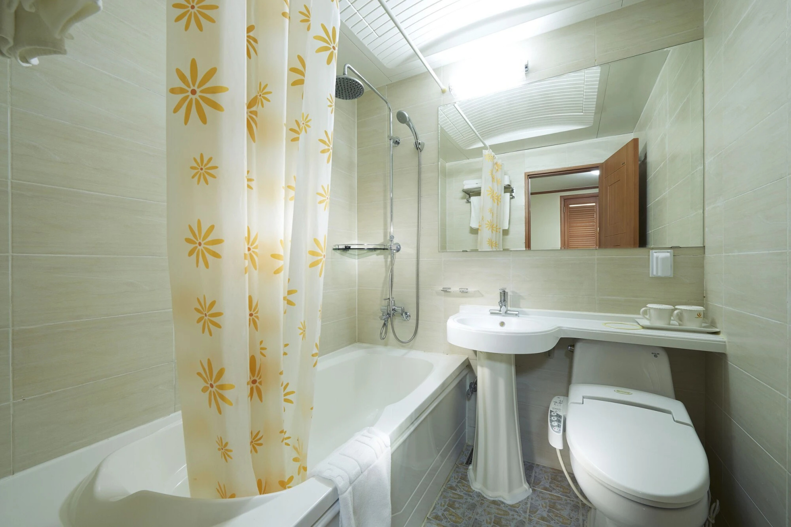 Отель Noble Tourist Hotel Insadong