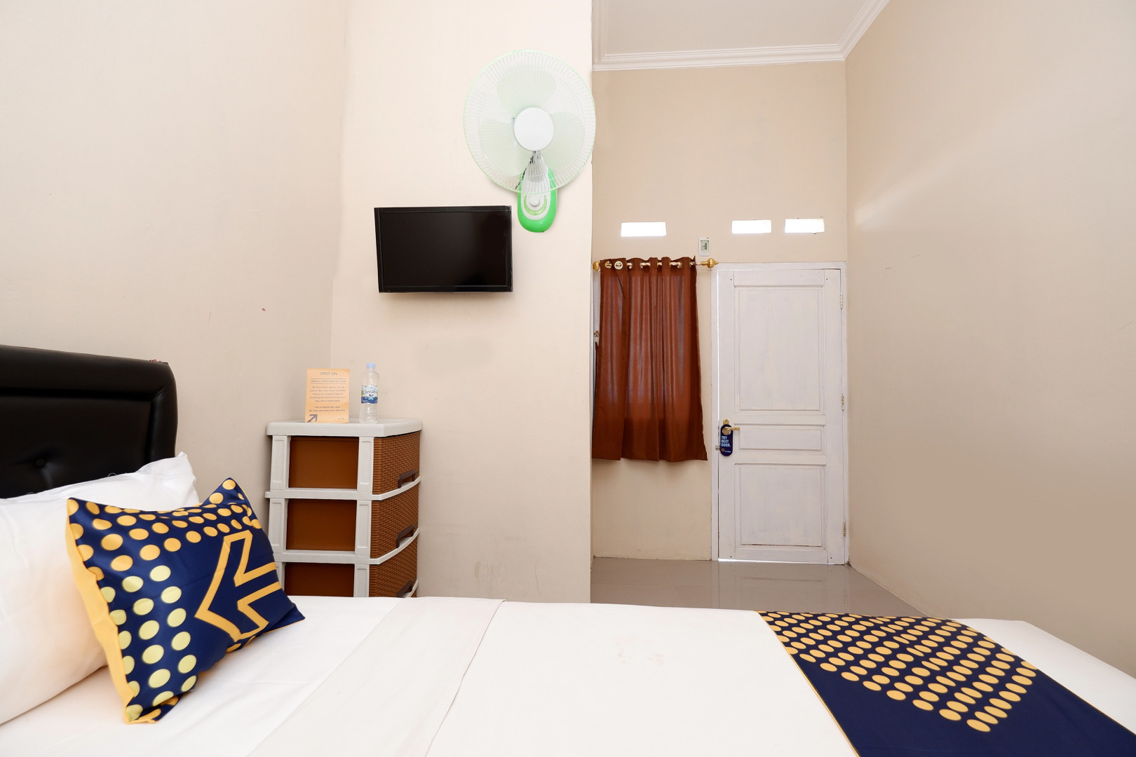 SPOT ON 2027 Putri Guest House Syariah