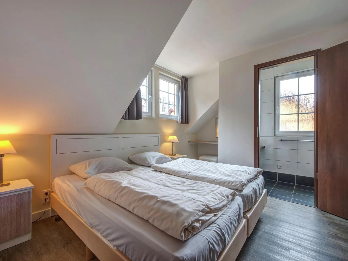 Villa With Bubble Bath, Solarium and Fireplace