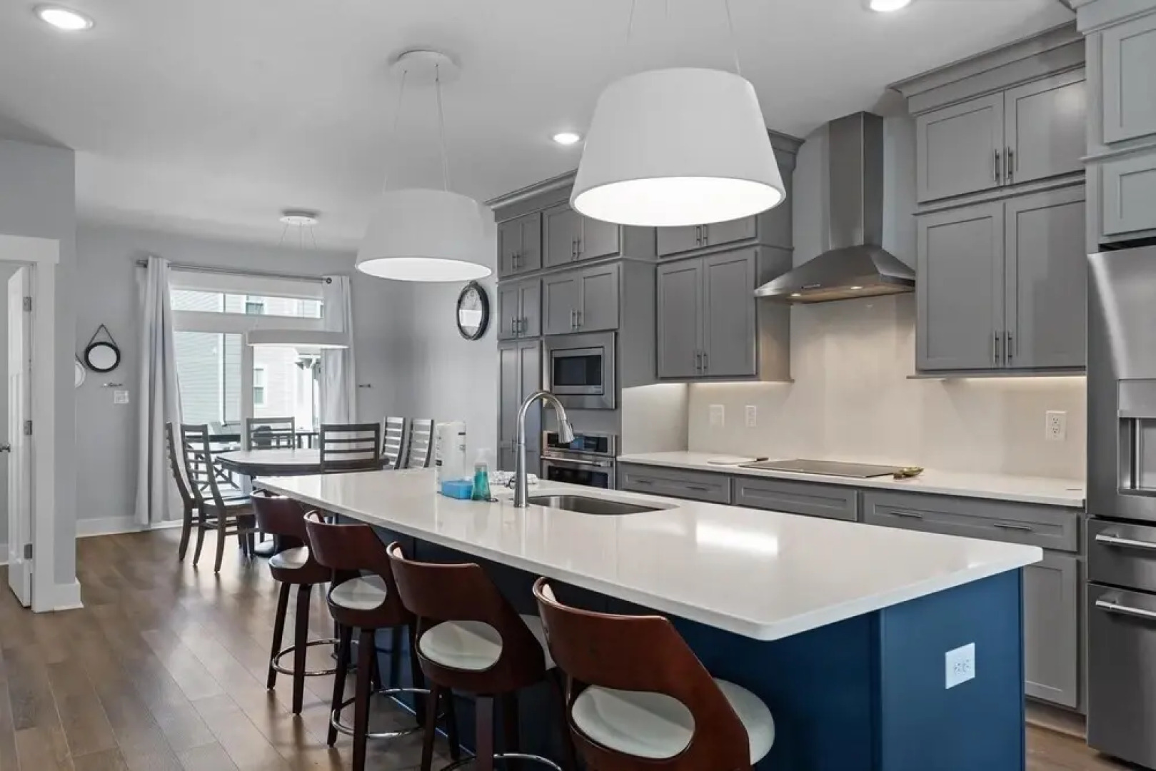 South Breeze 3 Bedroom Townhouse by RedAwning