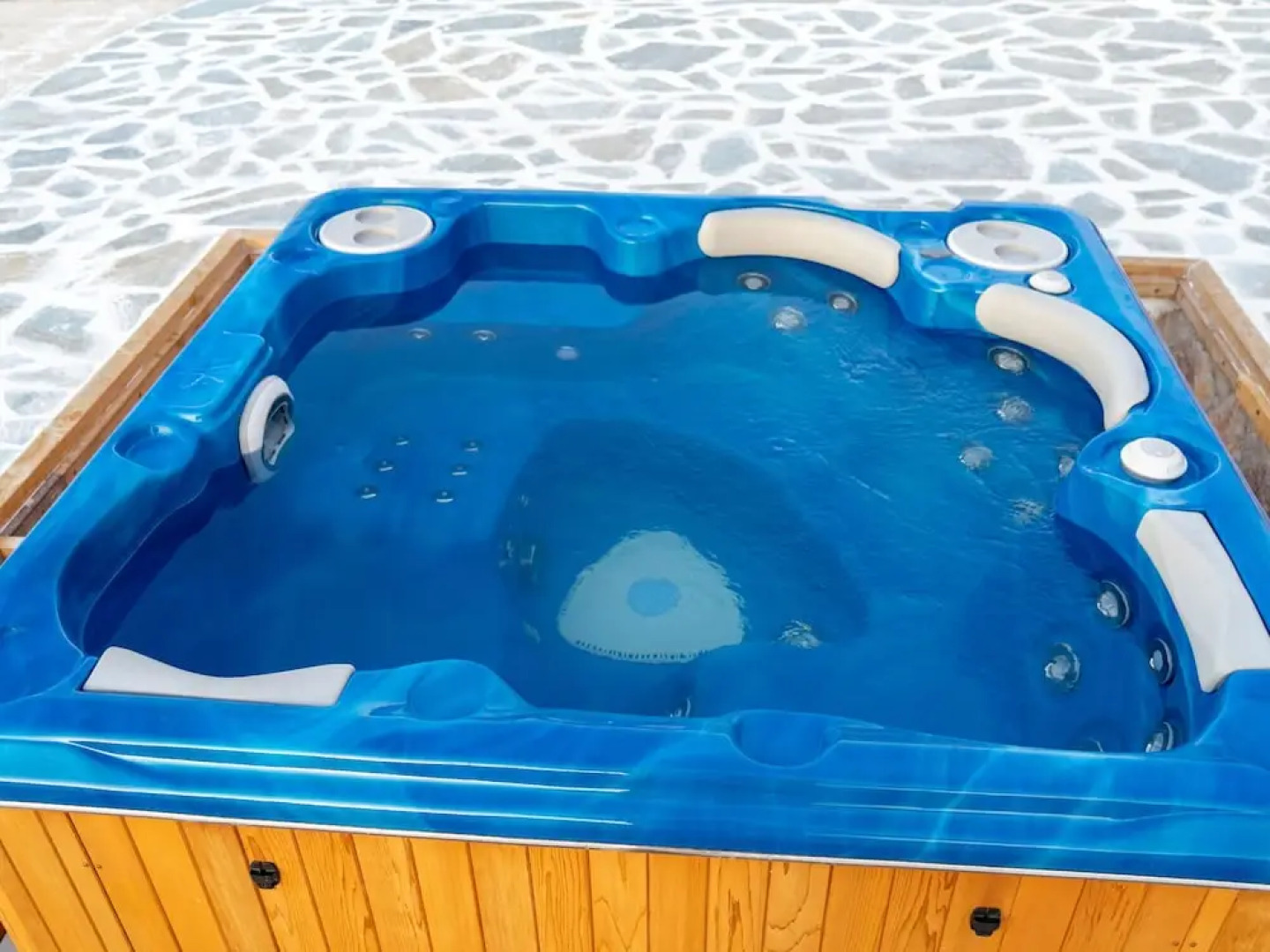 Waterfront Apartment in Central Greece With Swimming Pool