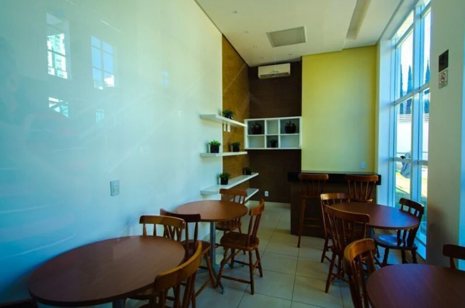 AV110 Completo e perto do metro