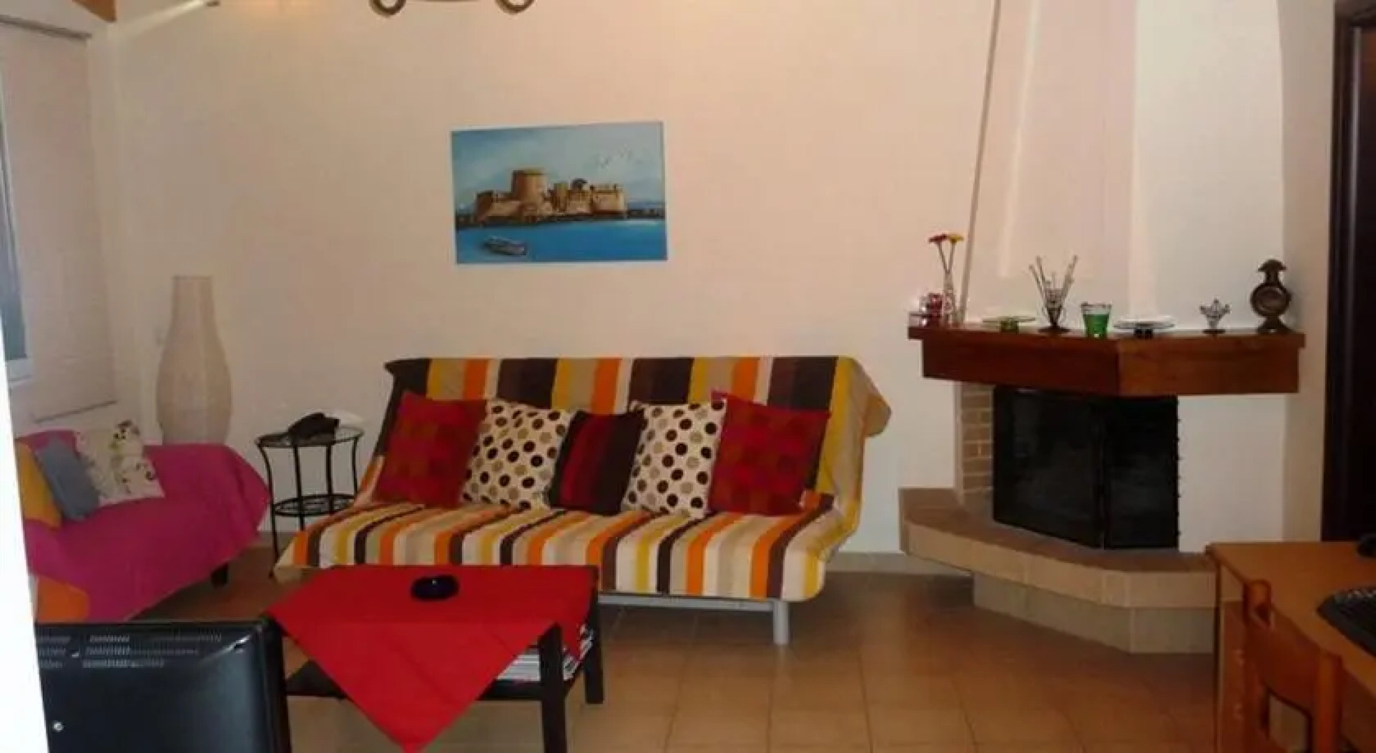 Omorfi Poli Apartment