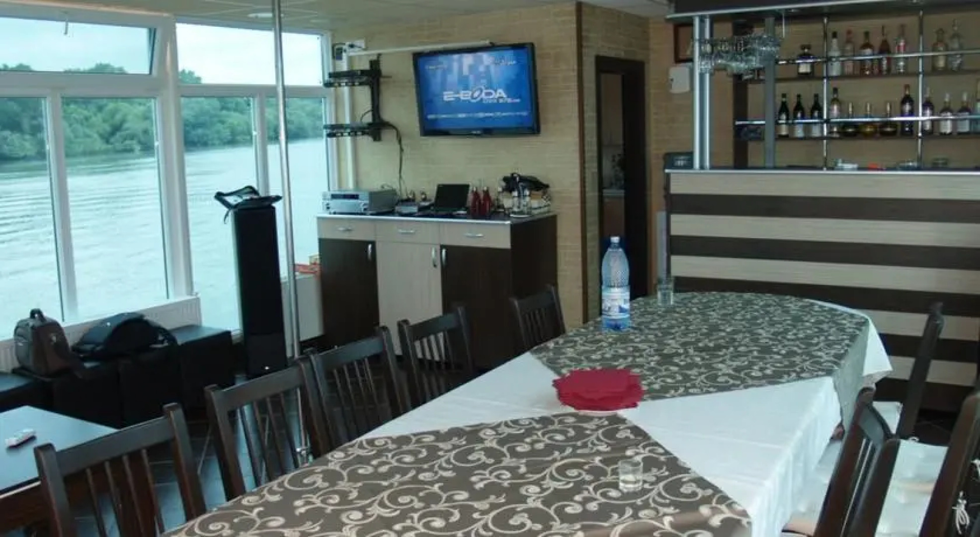 Hotel Plutitor Sitarul