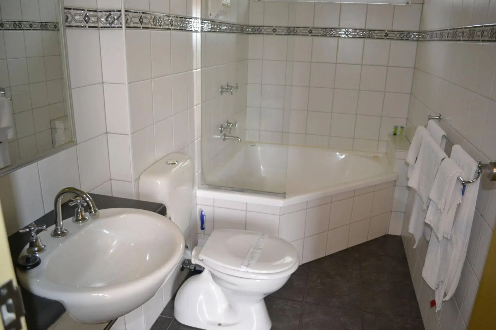 Colac Mid City Motor Inn