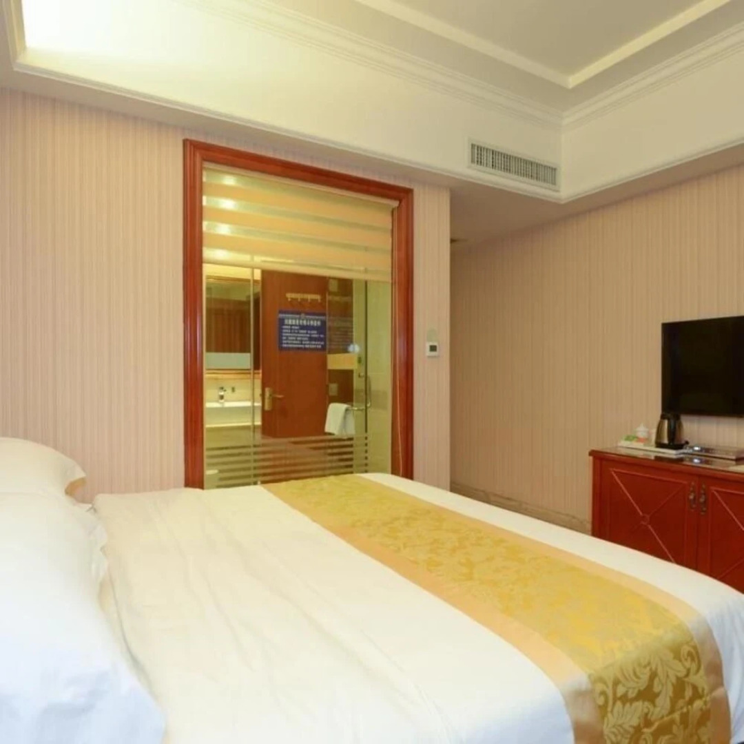 Vienna Hotel Guigang Central Square