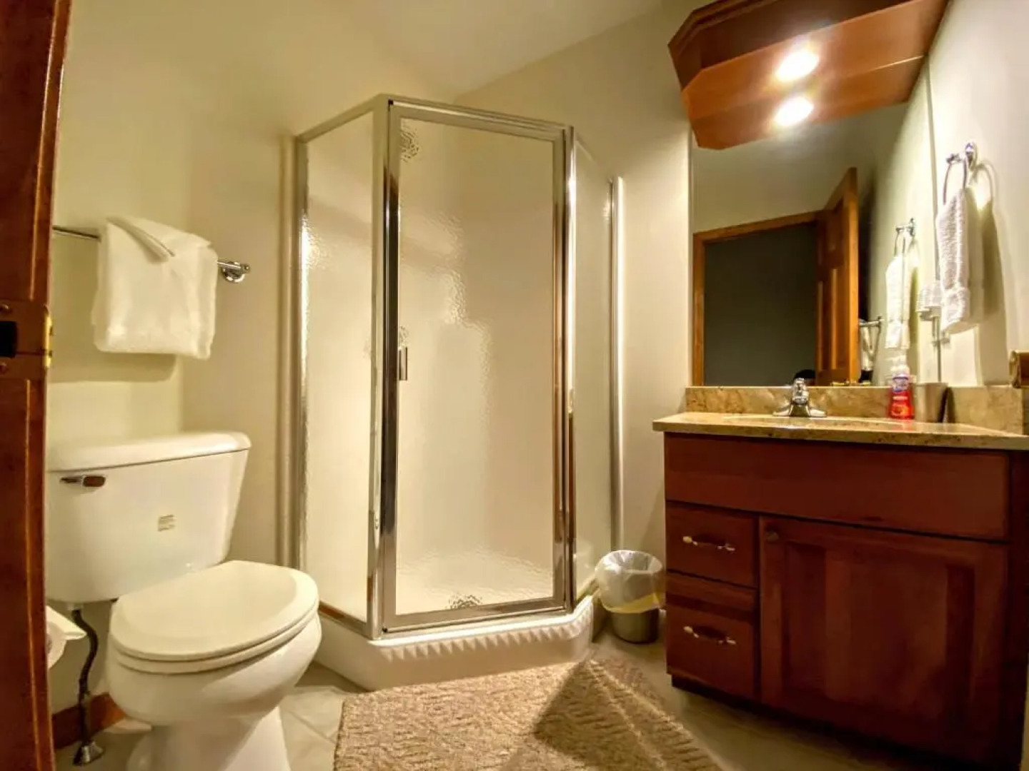 H5 Luxurious Stonehill Townhome With Magnificent ski Slopes View hot tub