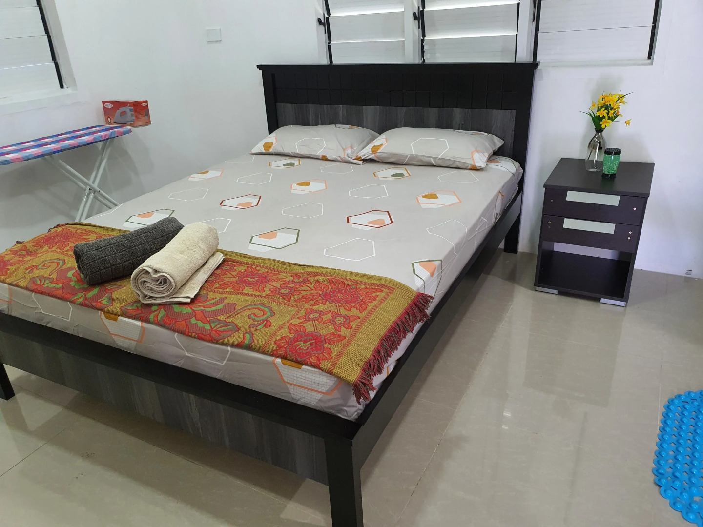 Single Room with Shared Kitchen and Living Room