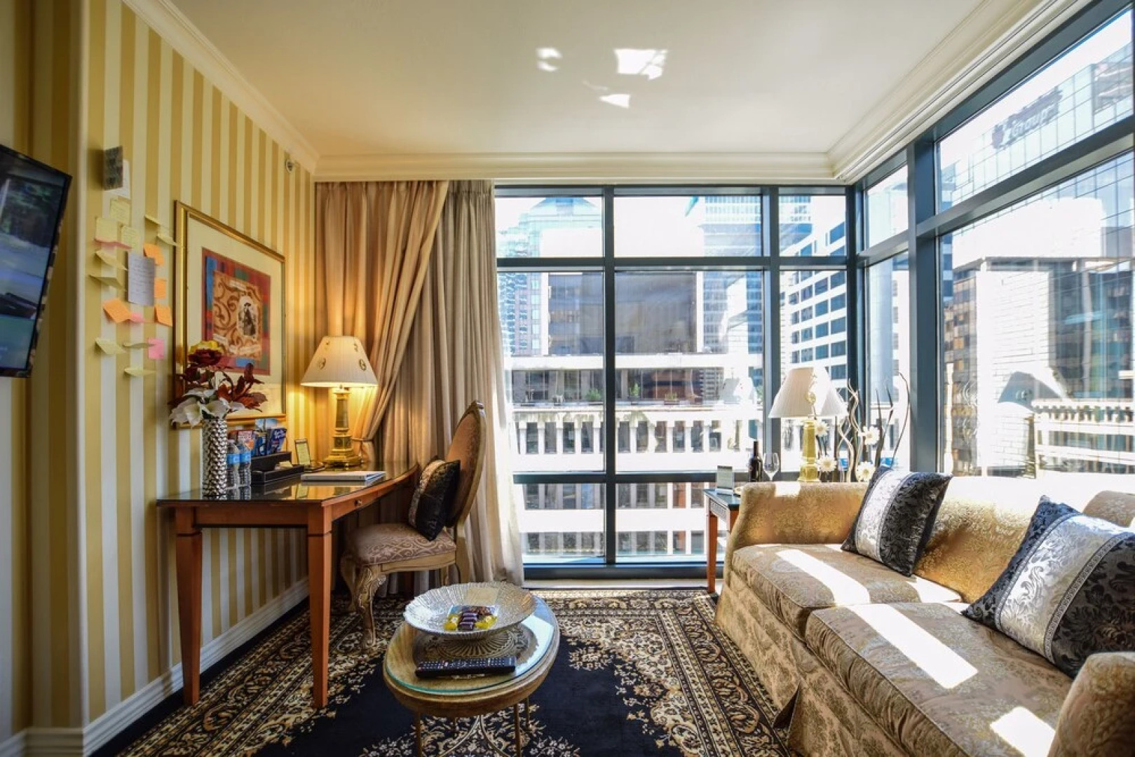 Boutique Downtown Suites - Privately owned