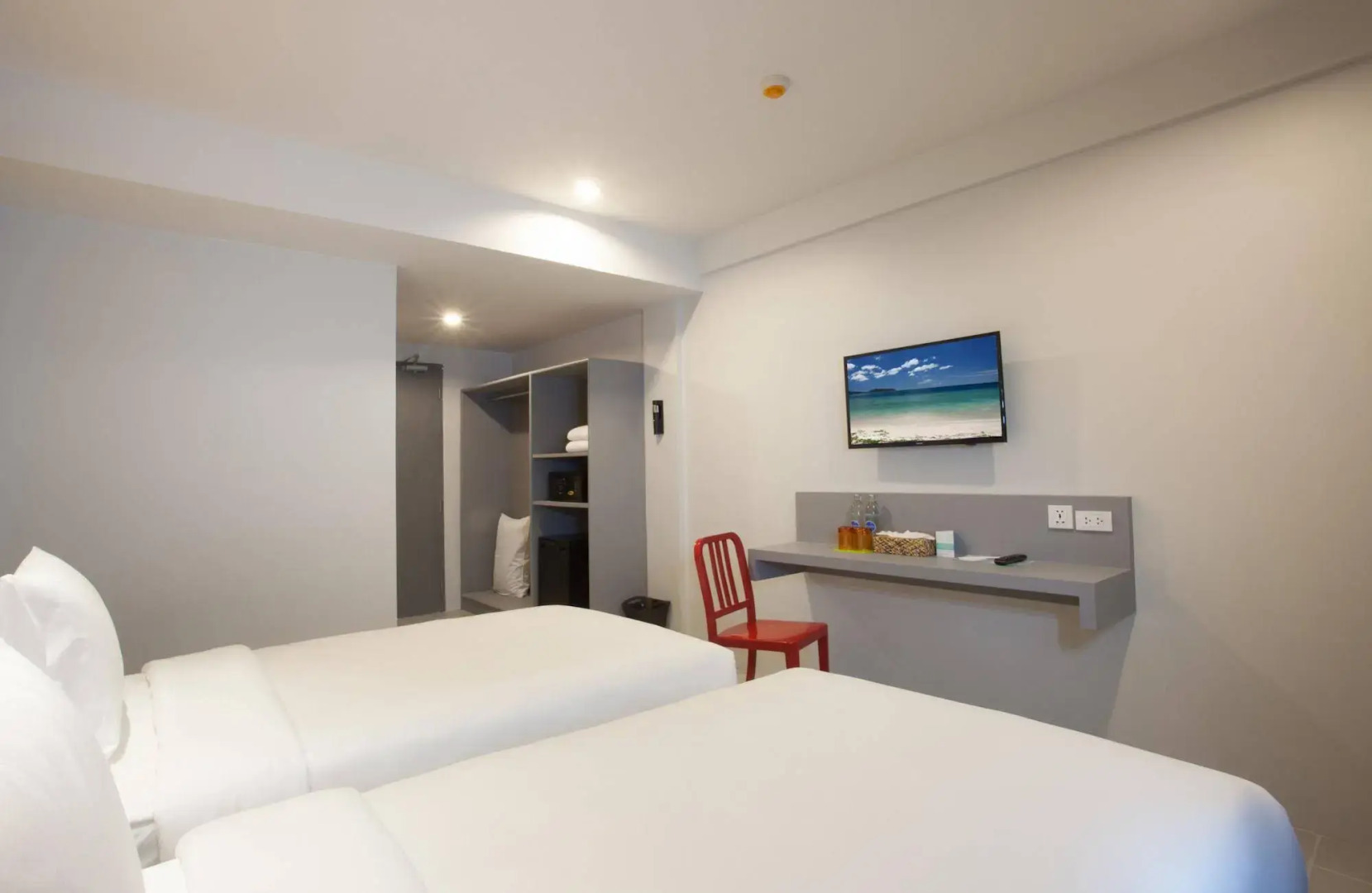 Отель Recenta Style Phuket Town