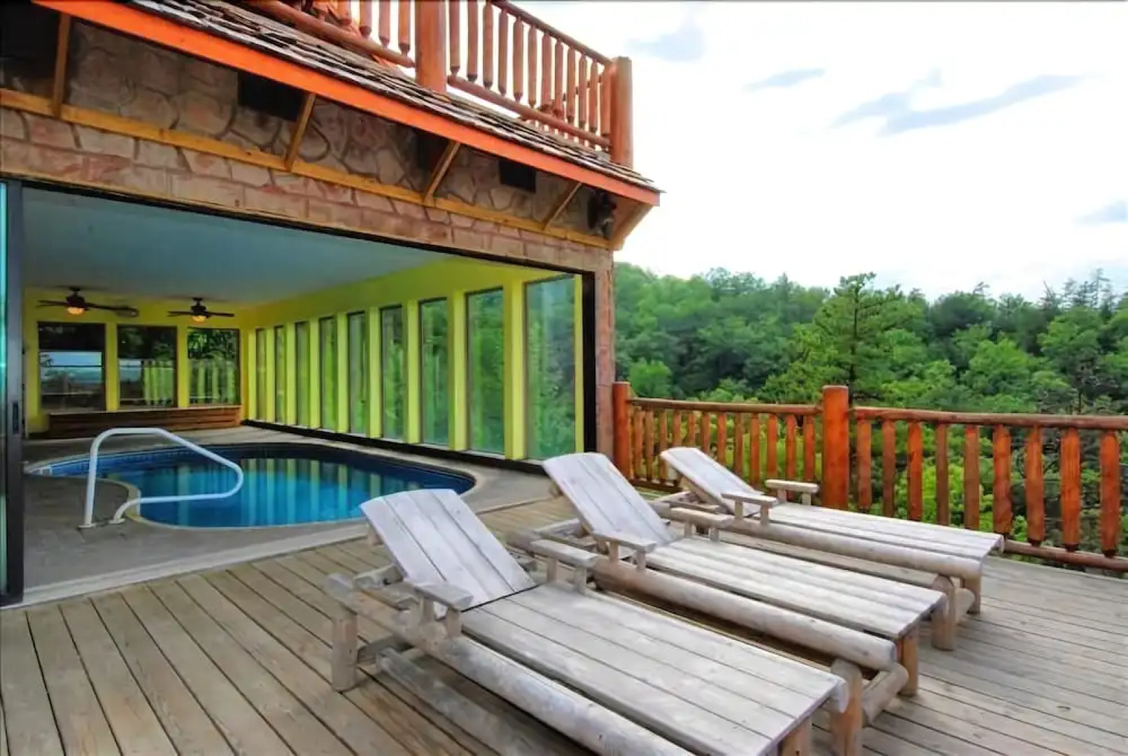 Million Dollar View 4 Bedrooms 5 Bathrooms Cabin