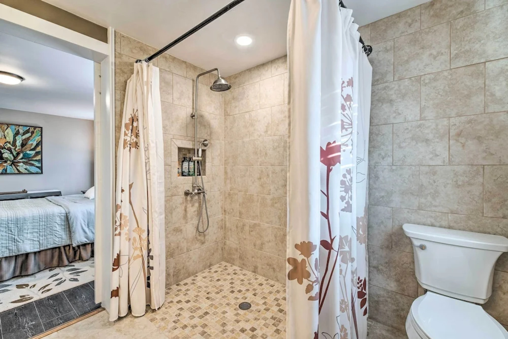 Deck & Game Room: Home in Pennsylvania Countryside