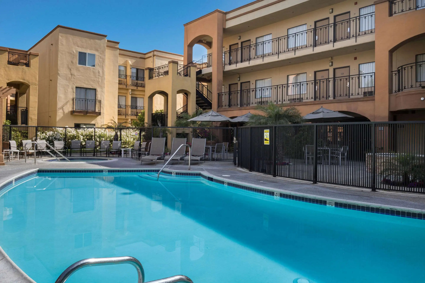 MainStay Suites John Wayne Airport by Choice Hotels
