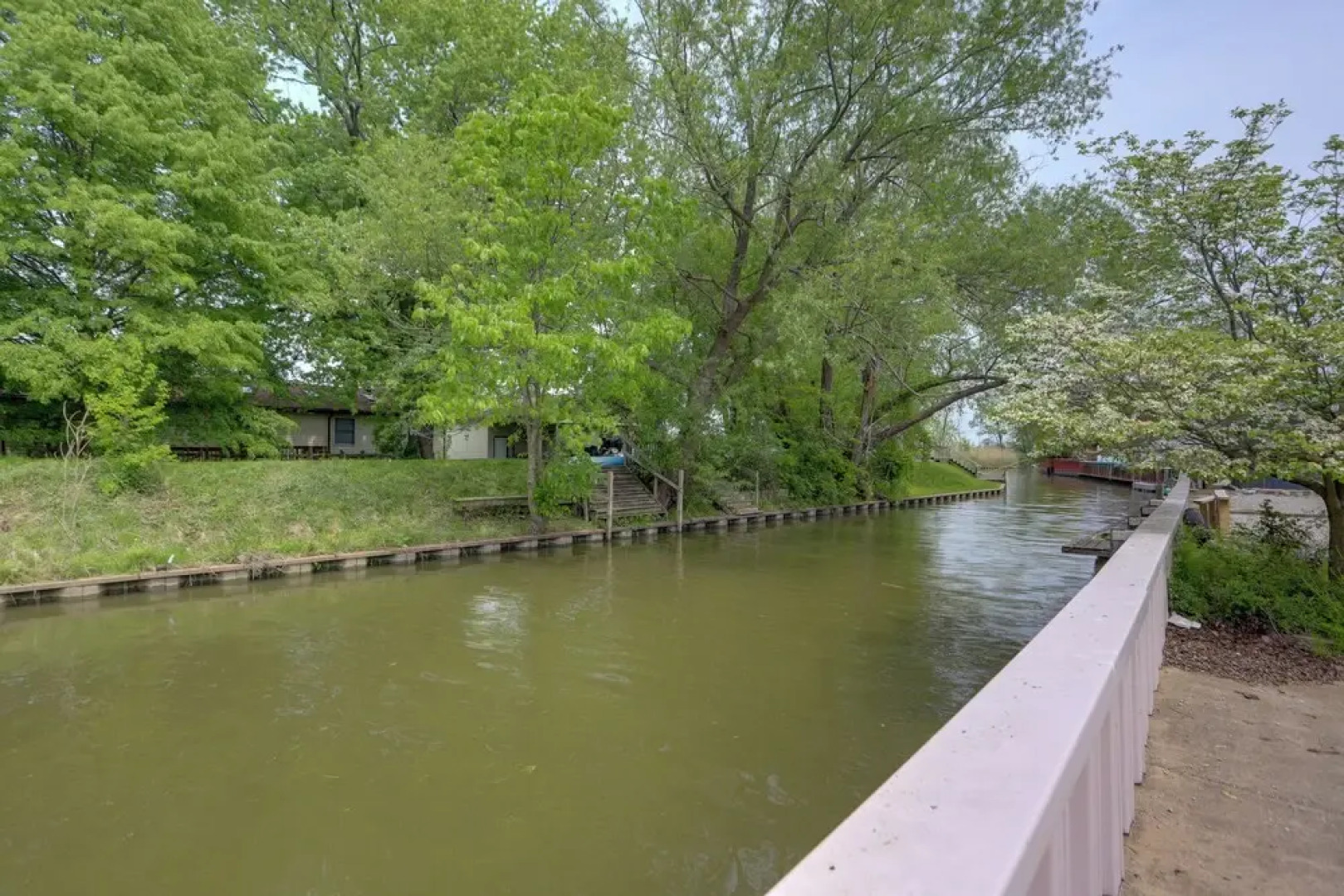 Waterfront Luna Pier Home 14 Mi to Downtown Toledo