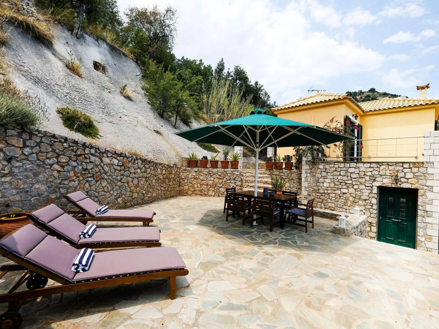 Serene Villa in Pera Melana near Sea