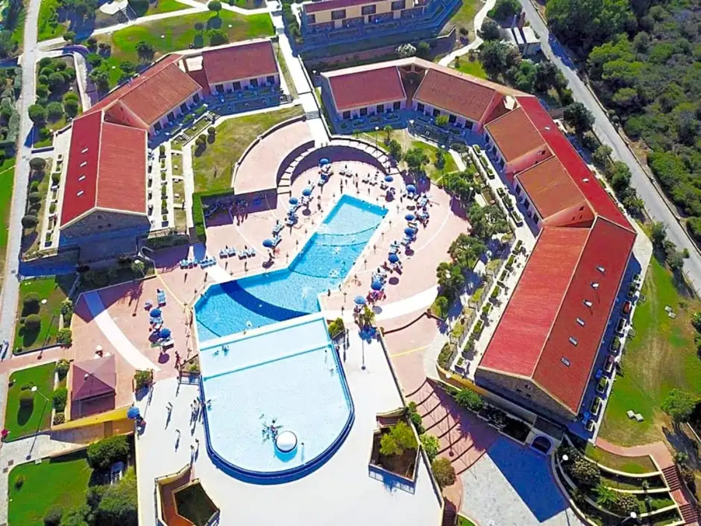 Le Tonnare Family Club