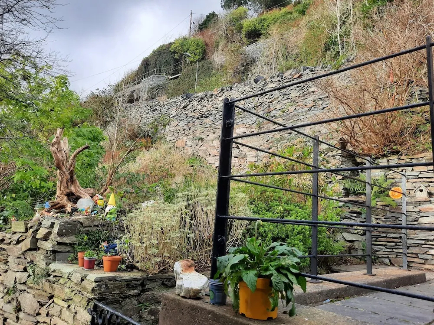 2 Bed House - Sleeps 3 - Pets - Garden - Parking