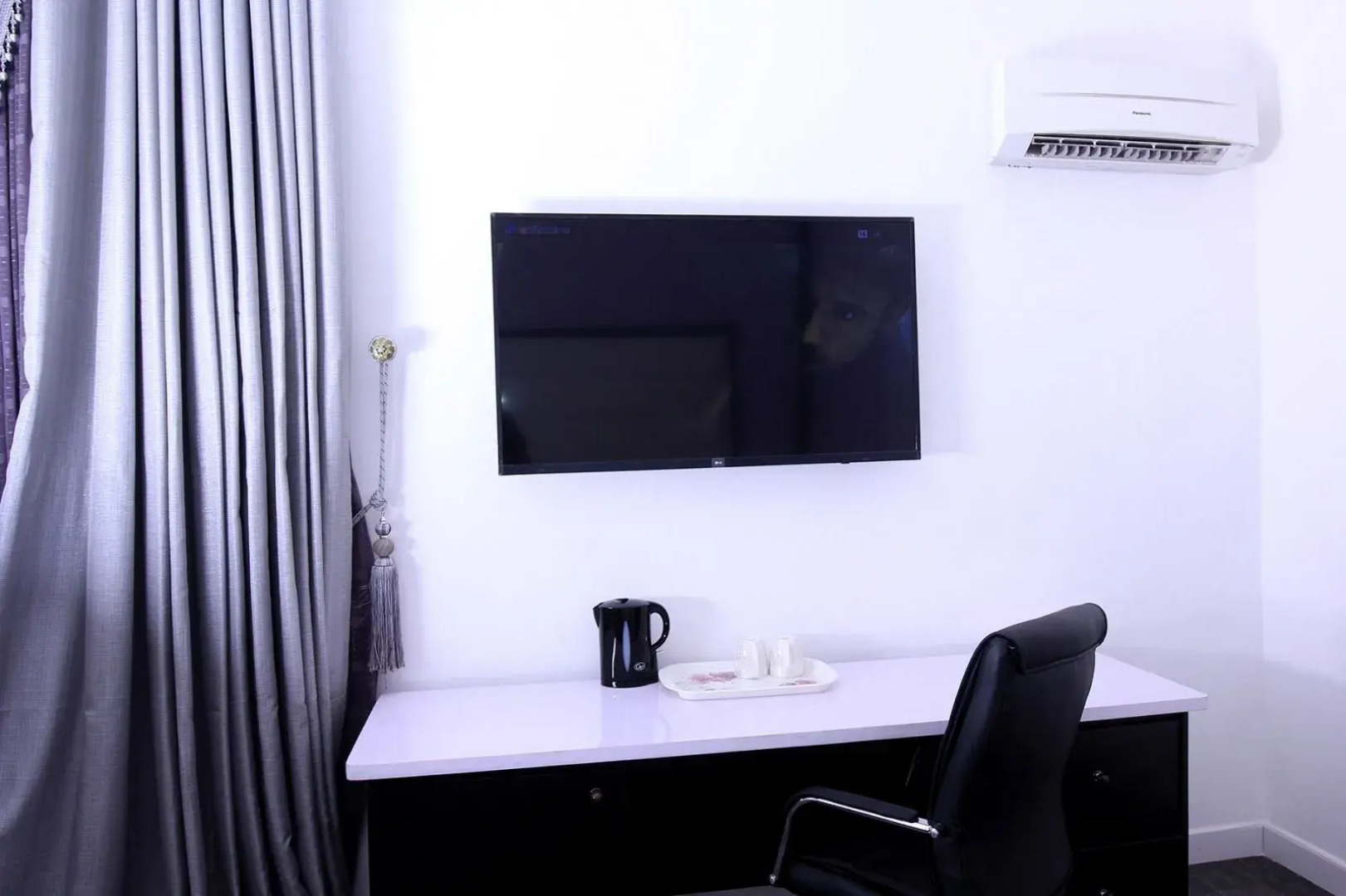 PoshLux Executive Hotel