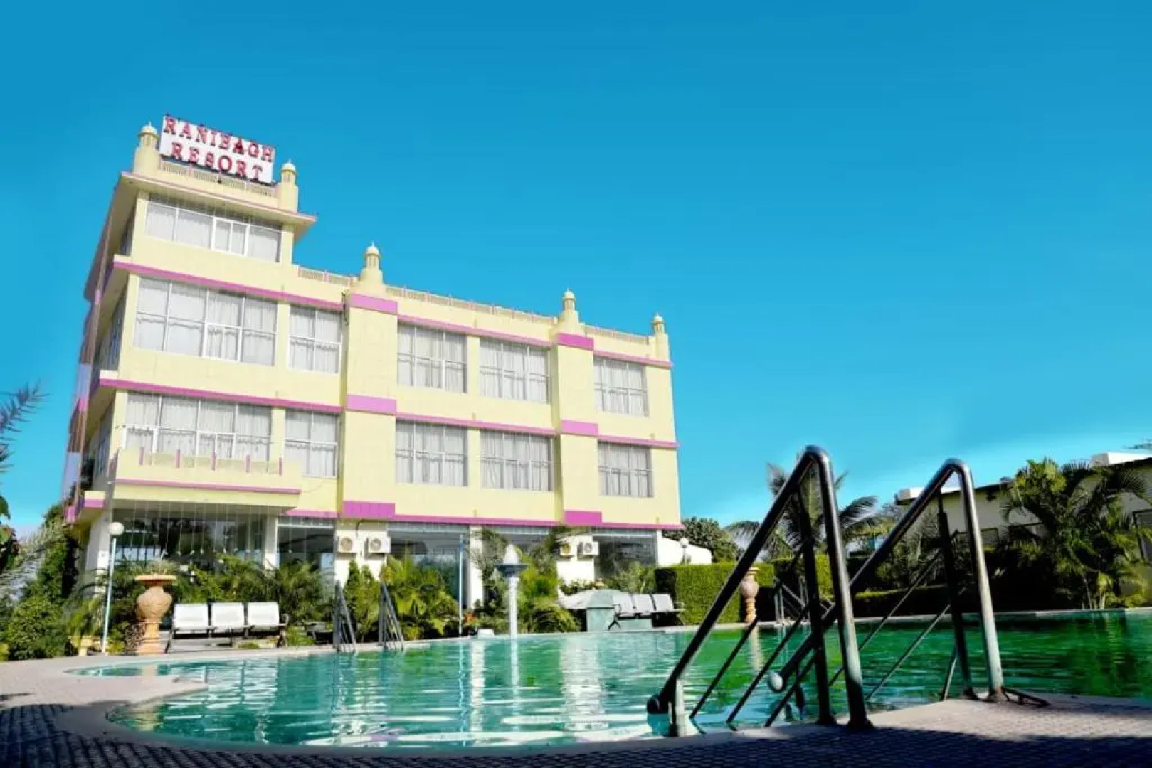 Hotel Rani Bagh Resort