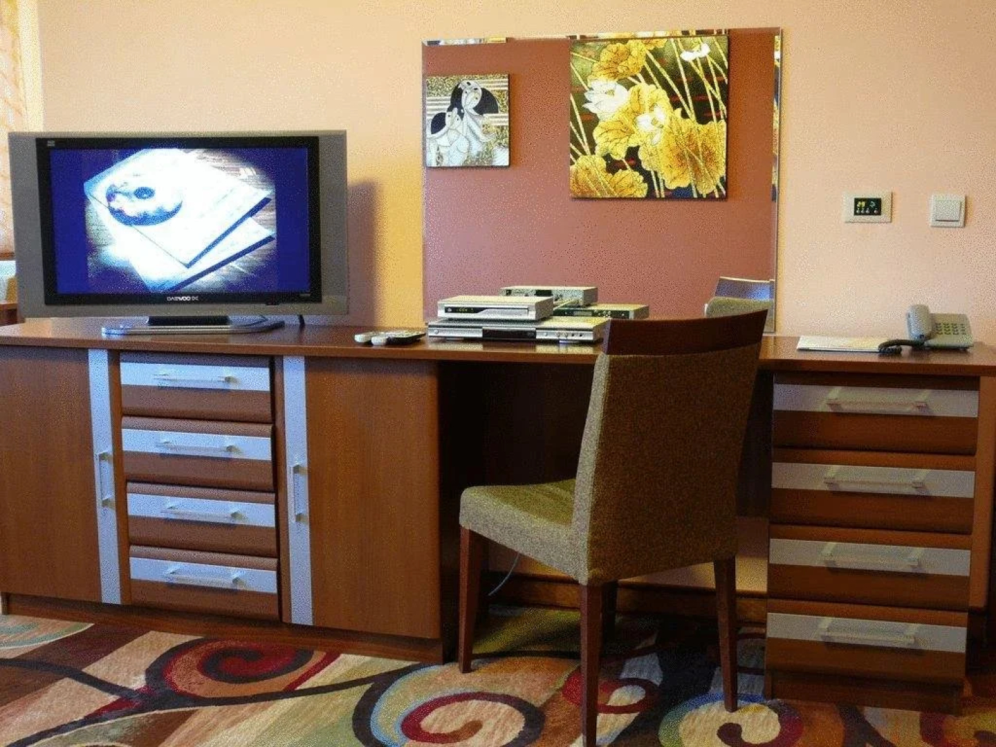 City Hotel