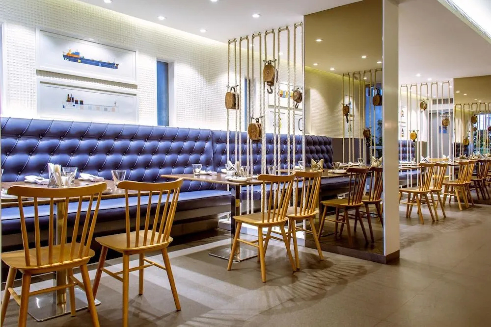 OYO 1447 The Port Hotel