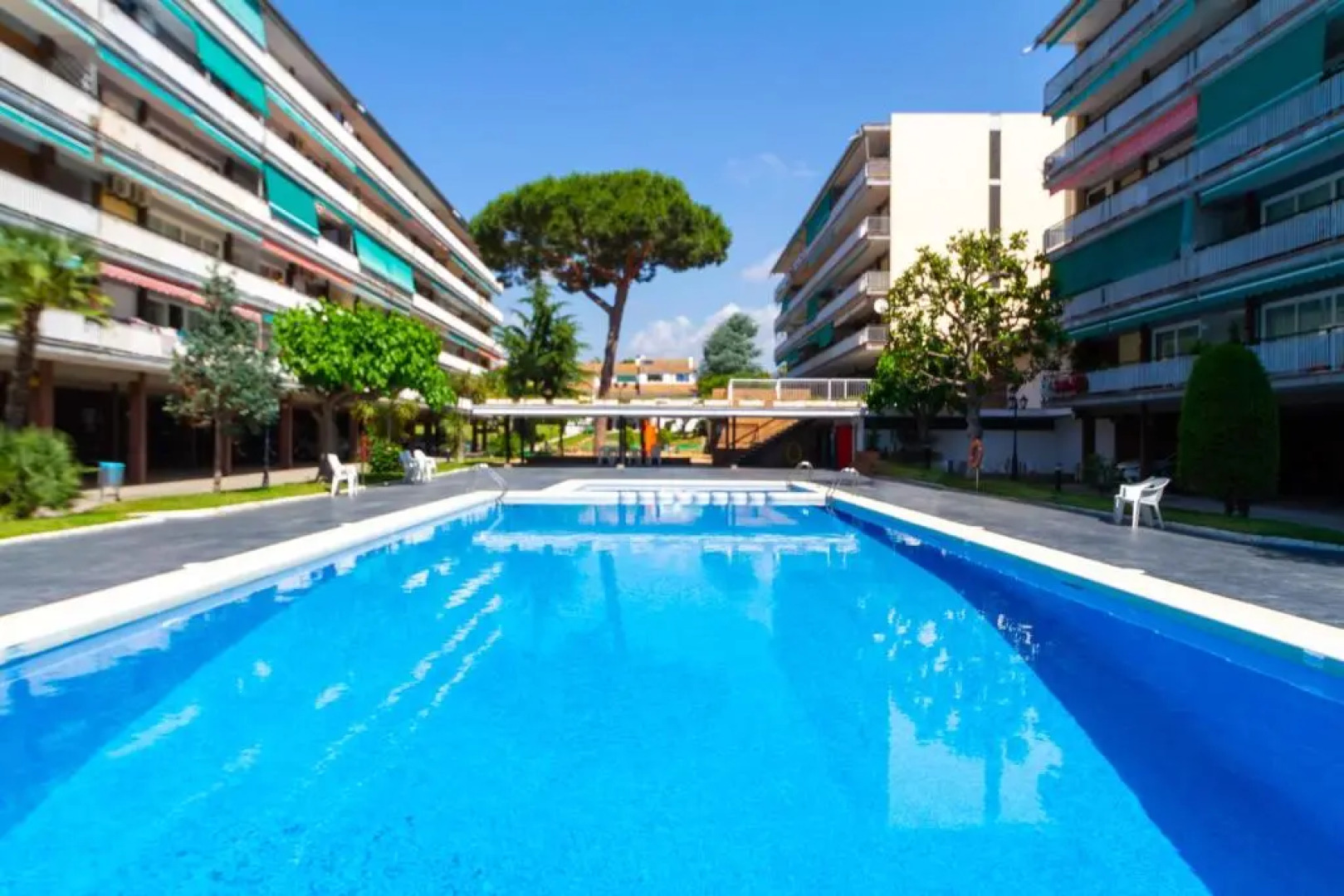 Sea And Pool Apartment 2