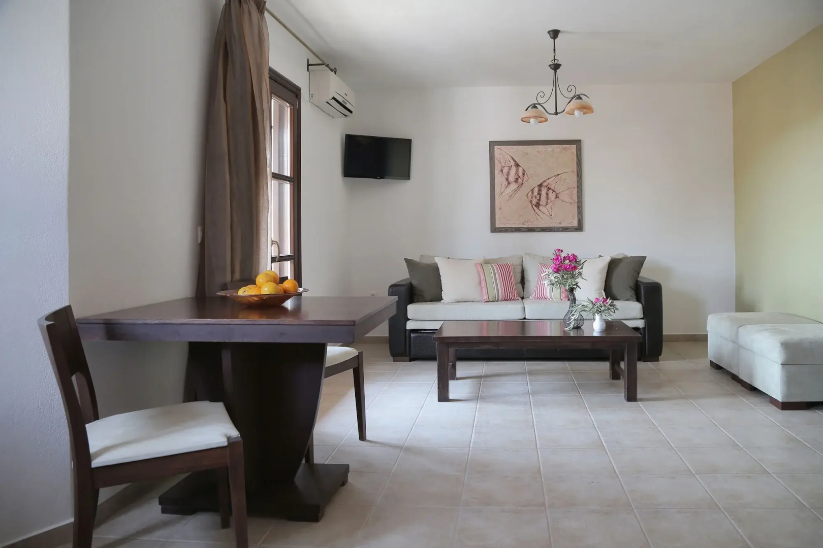 Yalis Hotel