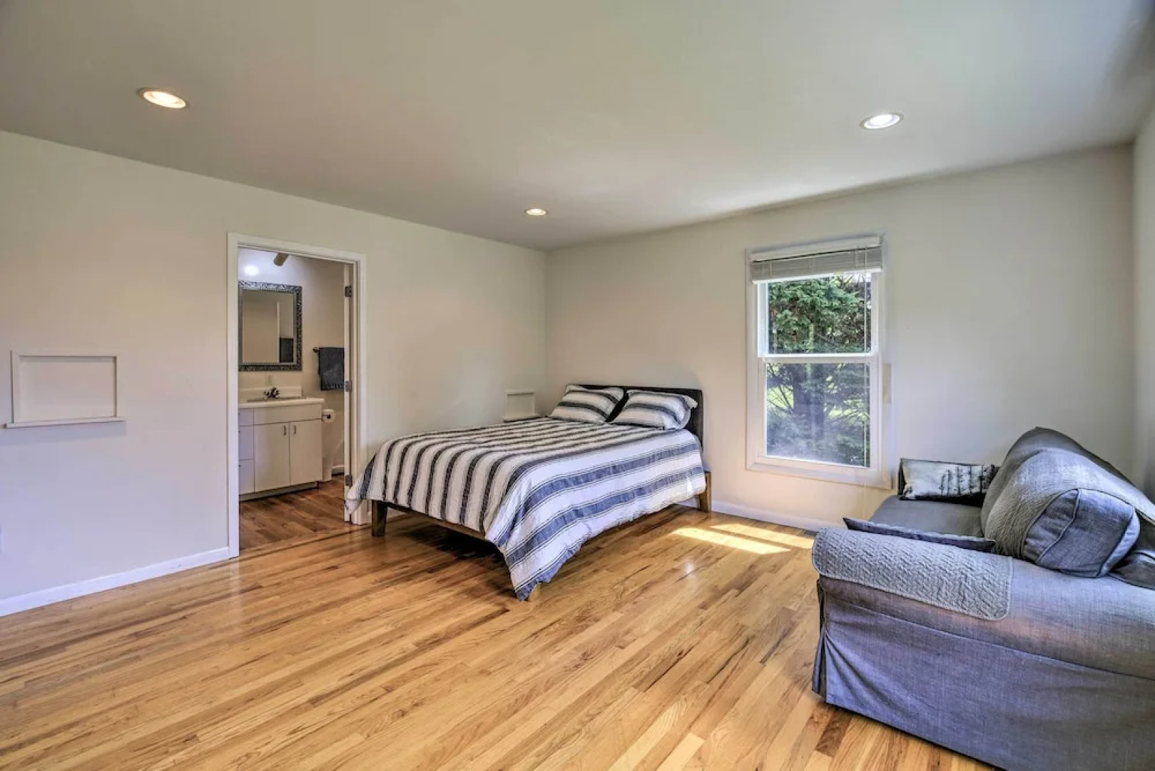 Lovely Blacksburg Hideaway < 1 Mi to Virginia Tech