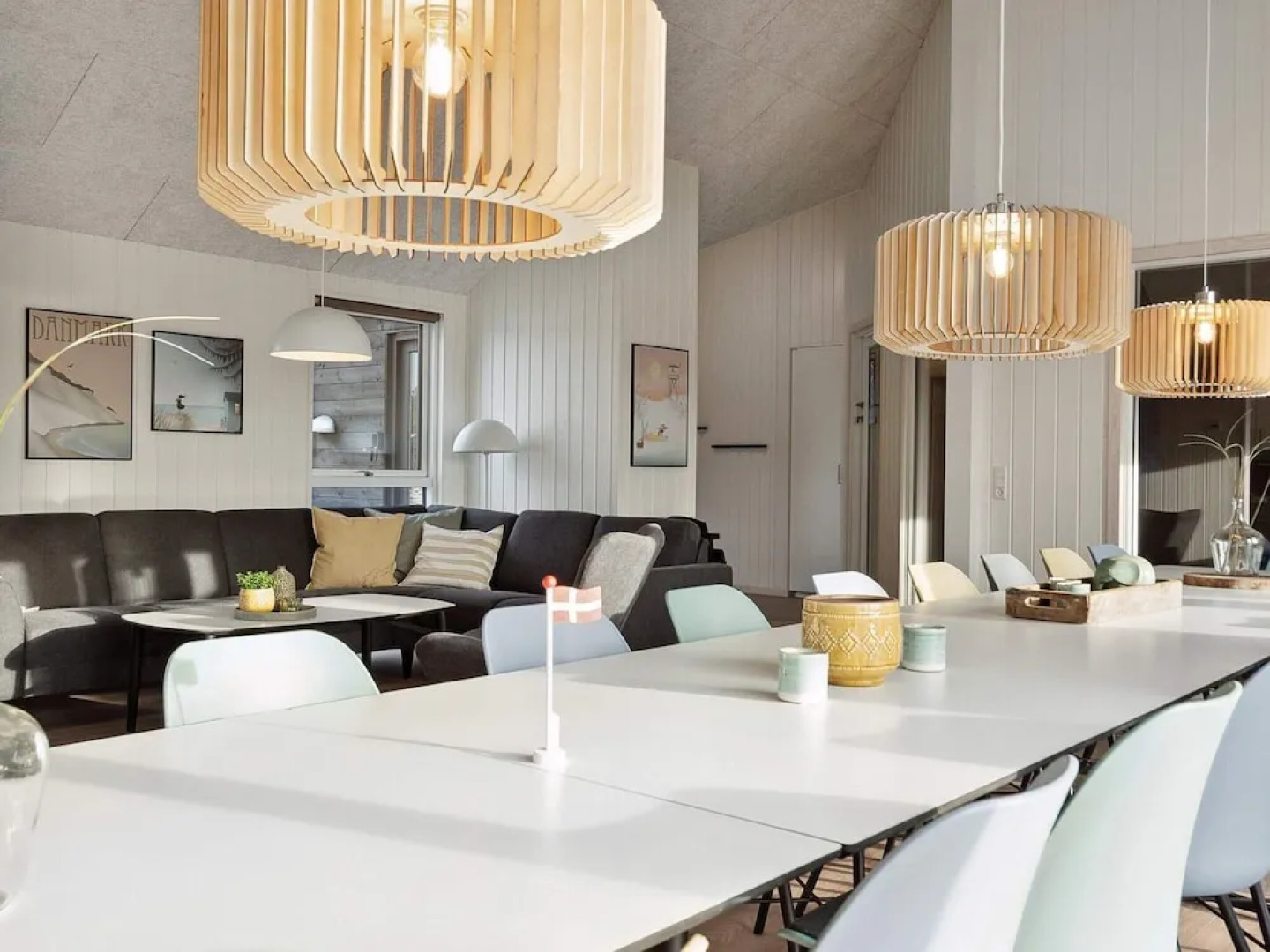 Spacious Retreat for 20 - By Traum Ferienwohnungen