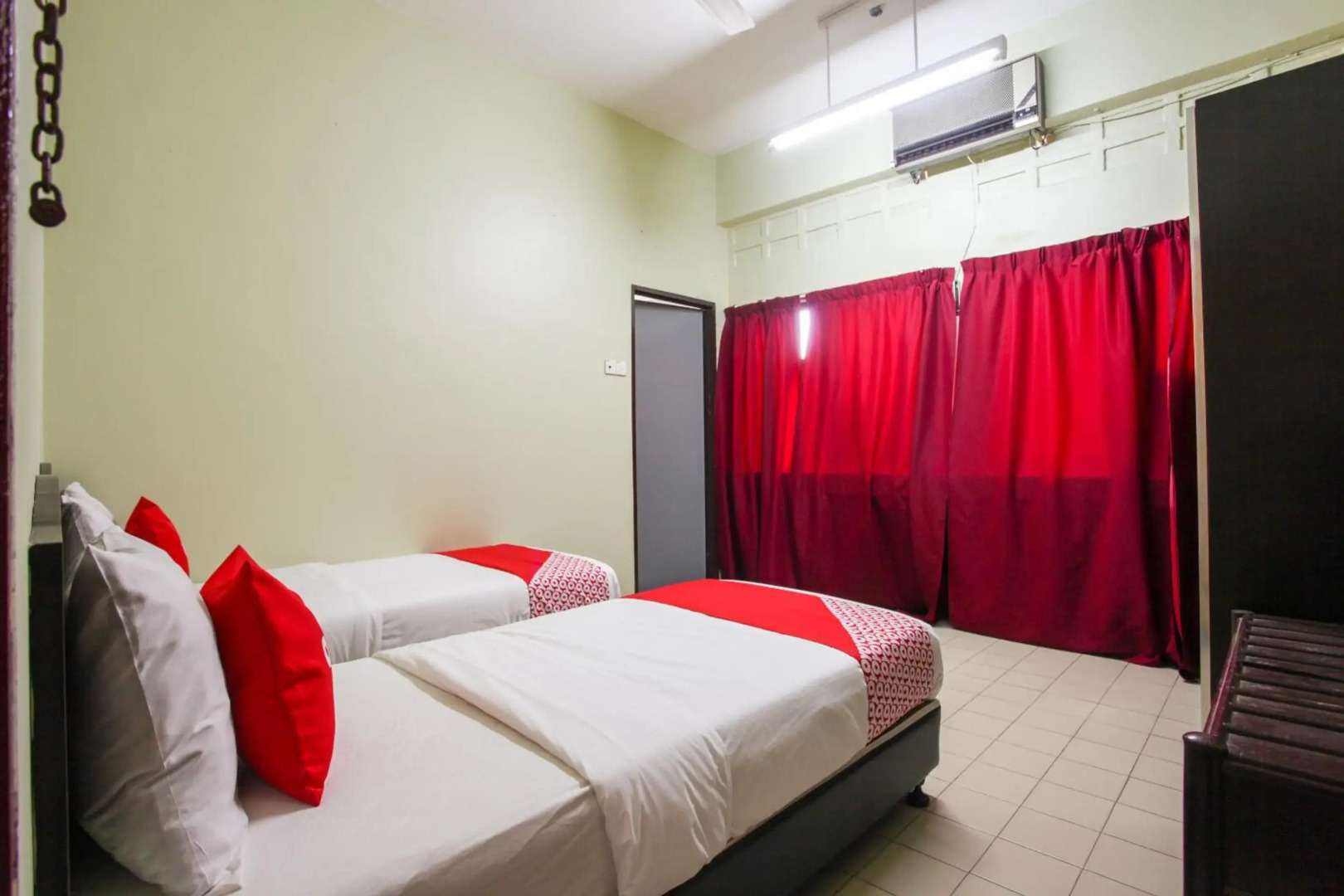 Casavilla Hotel by OYO Rooms