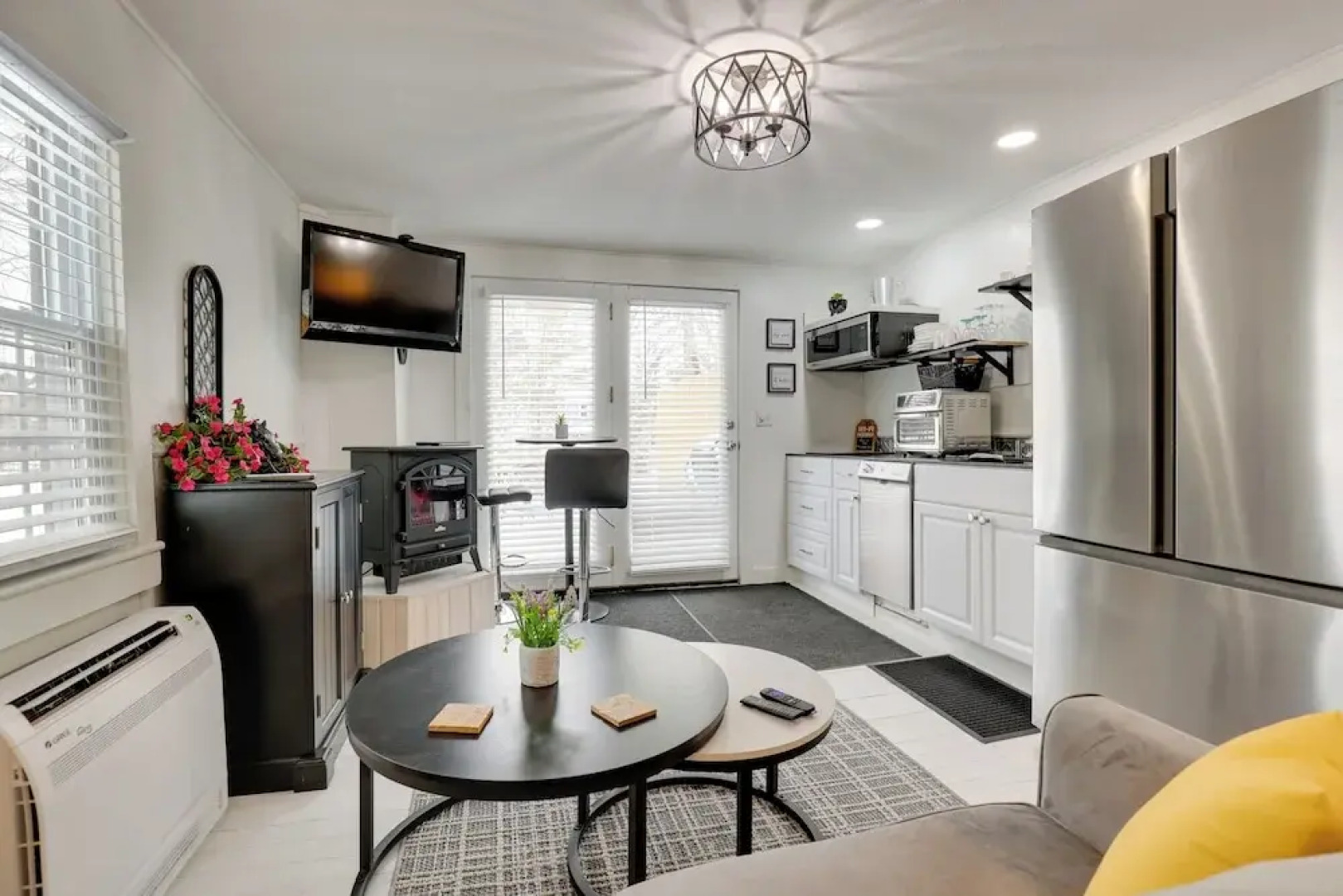 Near Keuka Lake: Walkable Paradise!