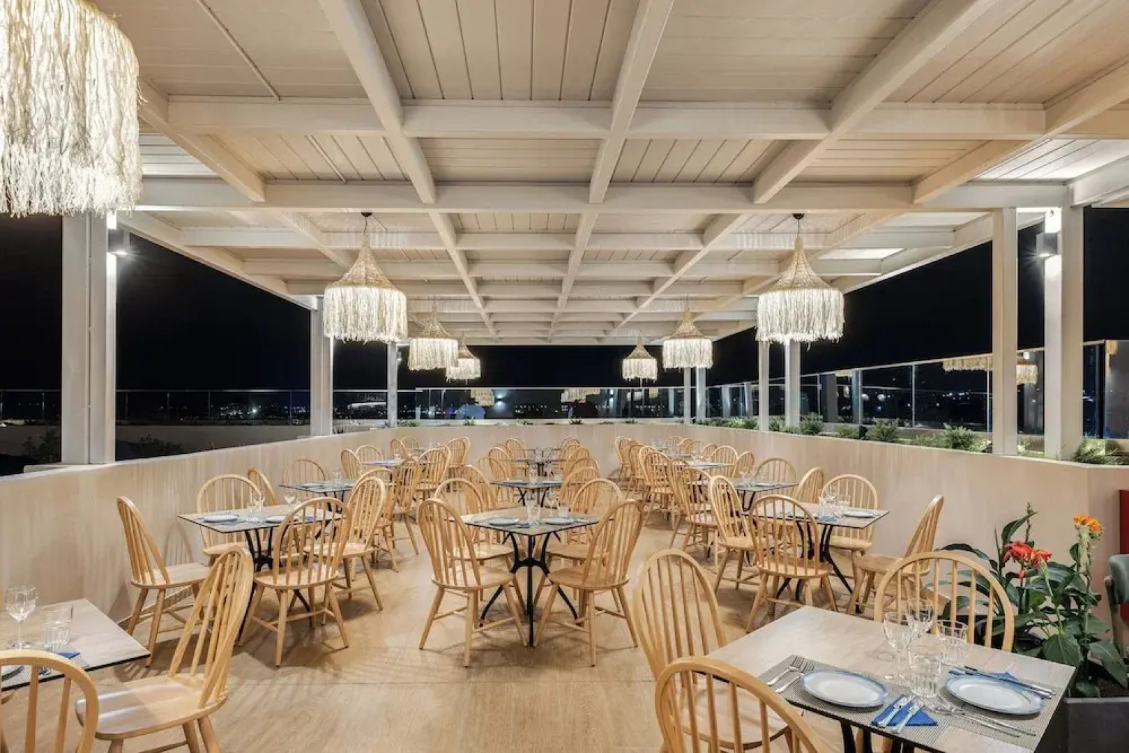 White Olive Marine Aquapark