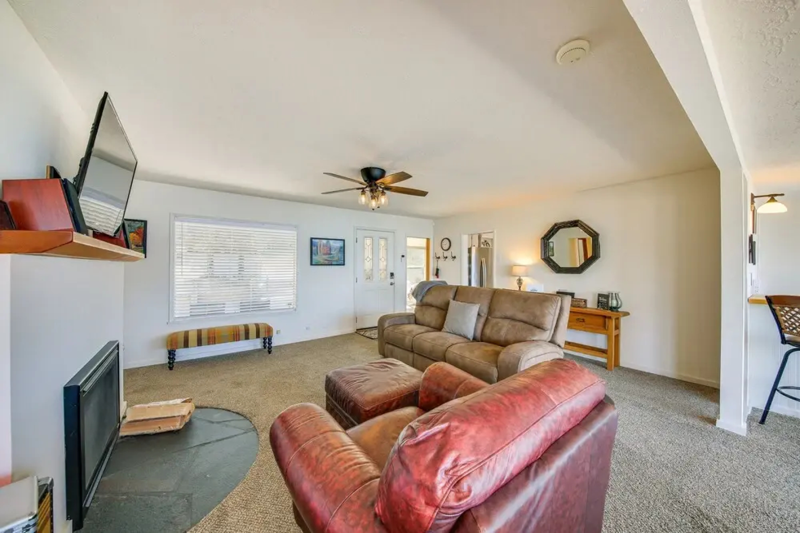 Waterfront Sagle Retreat w/ Hot Tub & Fireplace