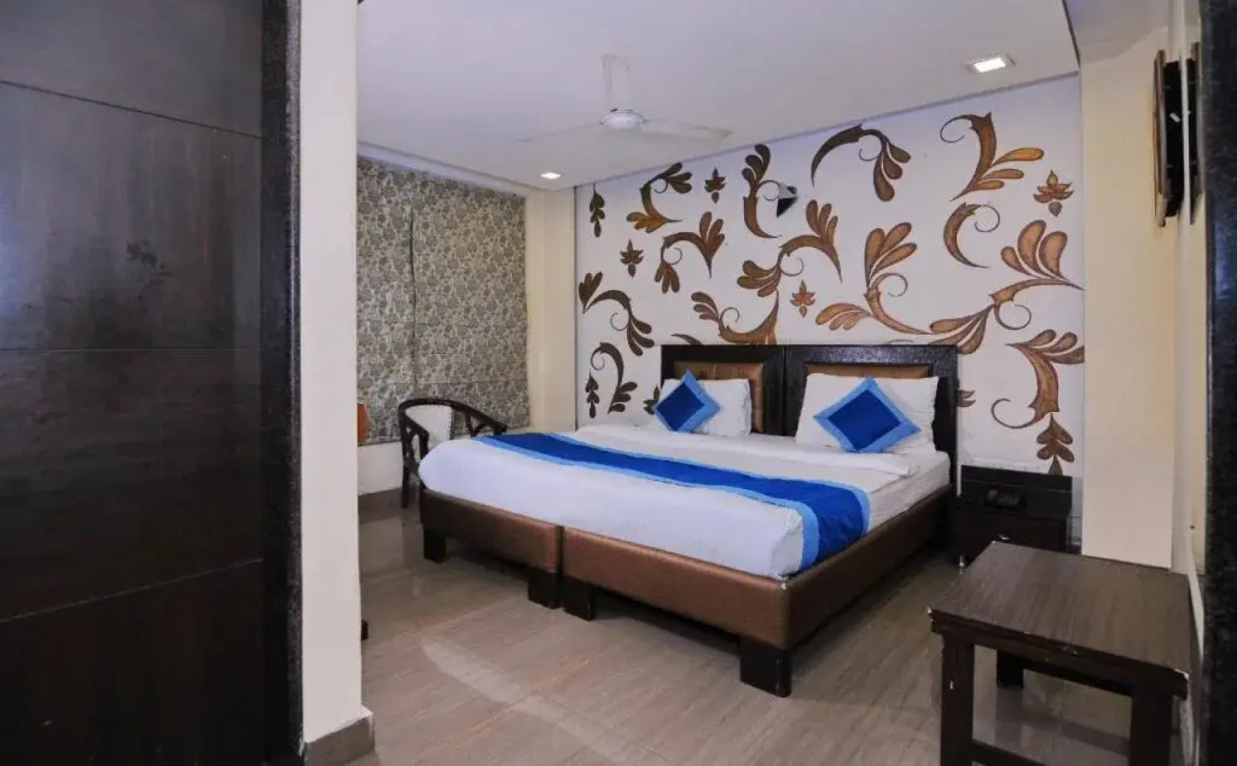 RB Grand Residency by OYO Rooms